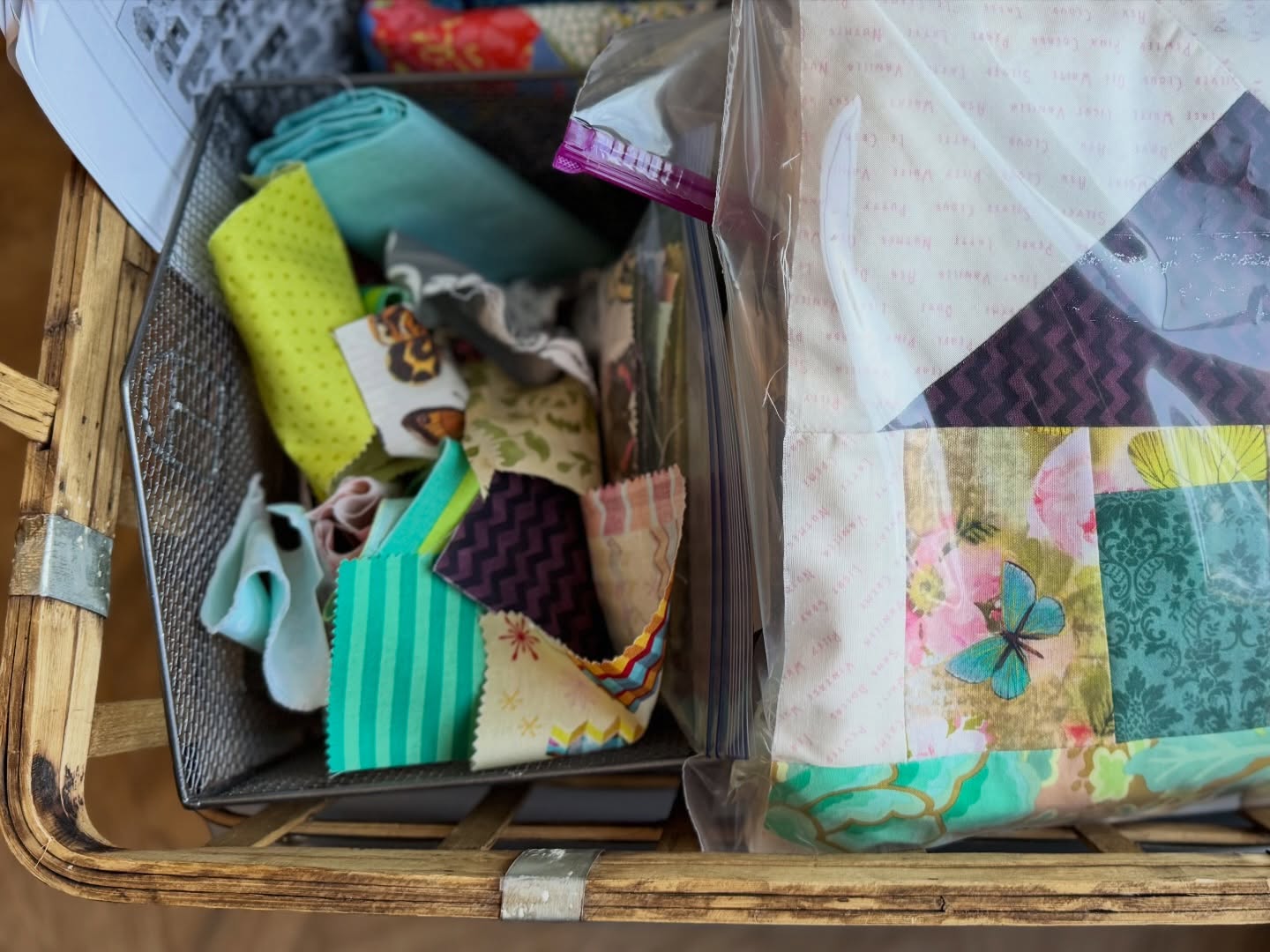 Want something laid back to sew this summer? Check out the choose your own adventure house quilt sew along over on YouTube! Copy and paste the link https://www.youtube.com/live/ZtTKGLMM8H8?is=XG544uVqBo43vEDw