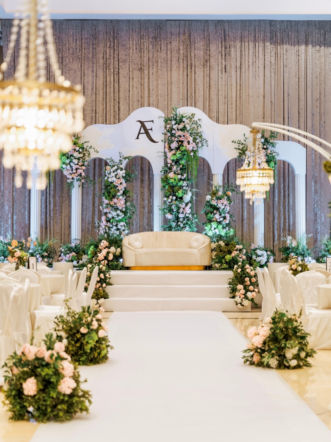Wedding of Farhan & Aqilah 💓
It’s always a joy to set up at Orchid Country Club, Grand Ballroom. If you’ve already secured your venue here, do hit us up for our decorations only package. ✨
📲 WhatsApp us at 8891 9504 or email hello@merakevents.com for more information.