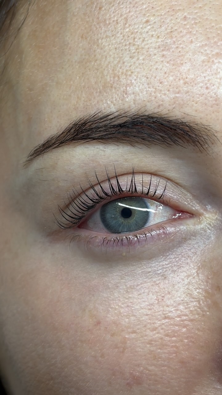 No matter what you choose—a Lash Lift & Tint or Classic Lash Extensions—you’ll look absolutely beautiful.
Love a natural, effortless look? A Lash Lift & Tint enhances your own lashes with a gorgeous curl and deep, rich color.
Want to wake up with longer, fuller lashes every day? Classic Lash Extensions give you elegant length and definition while still looking natural.
There isn’t a better option—only the one that’s right for you.
Beautiful lashes. Less time getting ready. More confidence every day.
Book your appointment and let’s find your perfect lash look. ✨