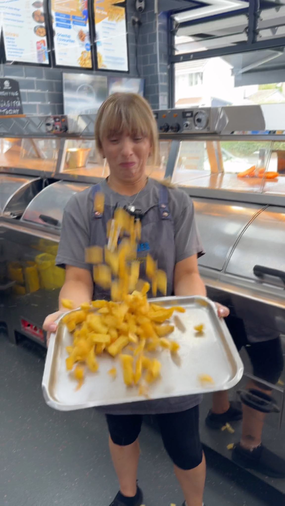 How our fish and chips are made 😜
#fishandchips #piscestakeaway #heswall #foodtrend #chippy #funny