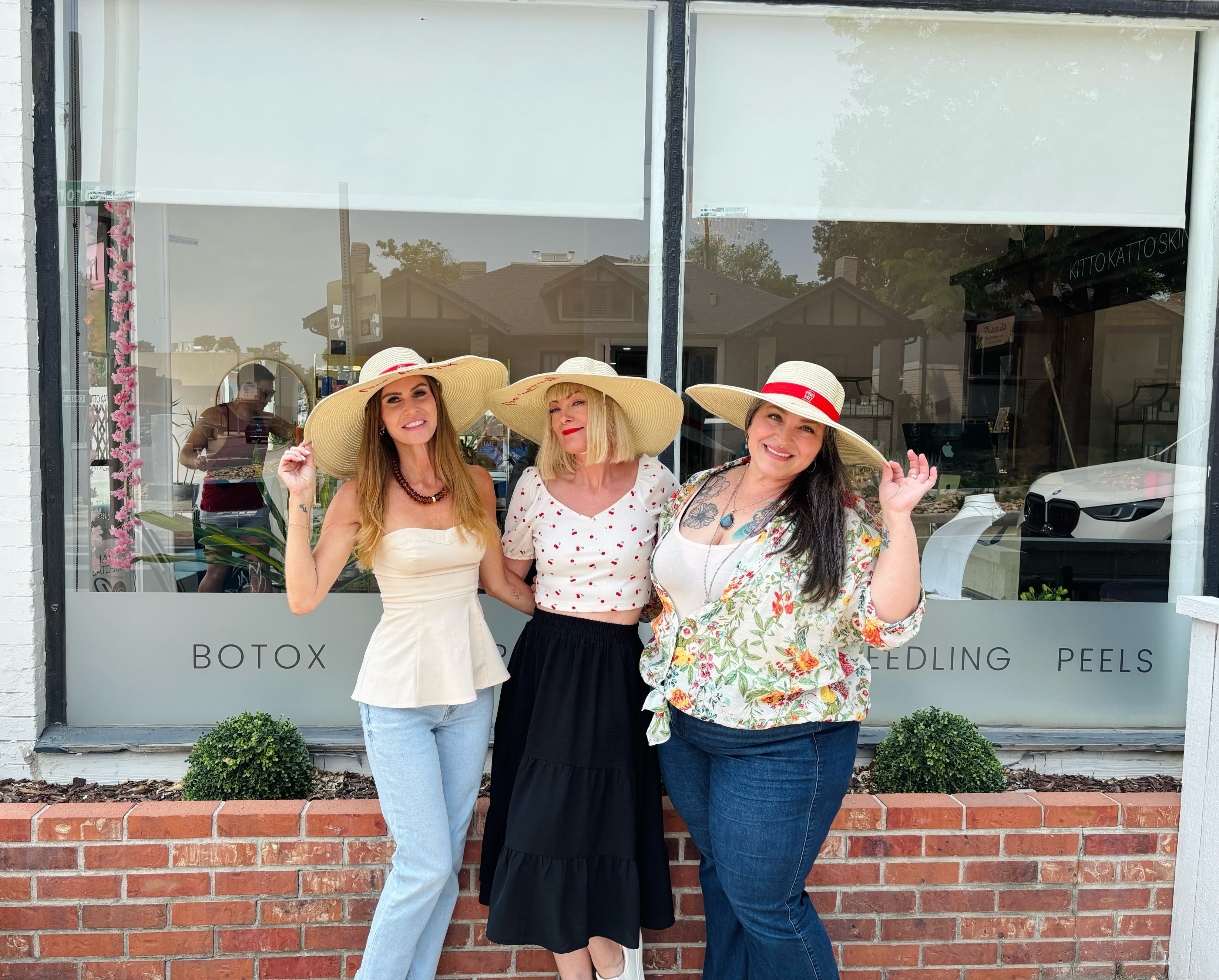 Sun protection? We got you! 👒💛
Come on in and get your @eltamdskincare sunscreen and receive this massive fun sun hat! (Limited stock)
#denveresthetician #esthetician #medspa #denvermedspa #denverskincare