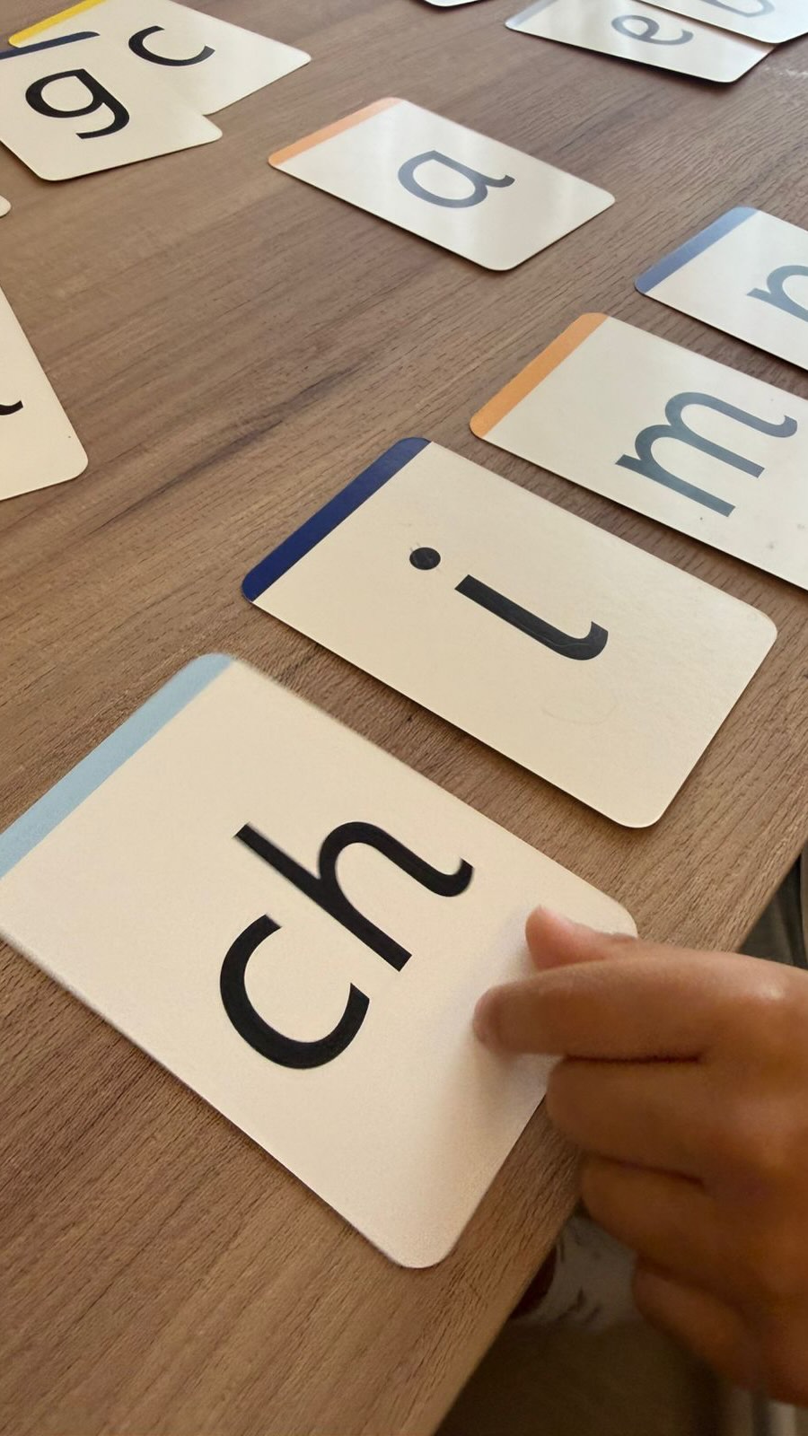 ✨ Building strong reading foundations, one sound at a time! 📚
Our FS2 learner practised blending sounds together to read simple CVC words independently. By saying each sound and then smoothly blending them, they’re developing the essential skills needed for confident reading. 🌟
Small steps, big progress! 👏💛 #FS2 #phonics #earlyreading #cvcwords #learningthroughplay