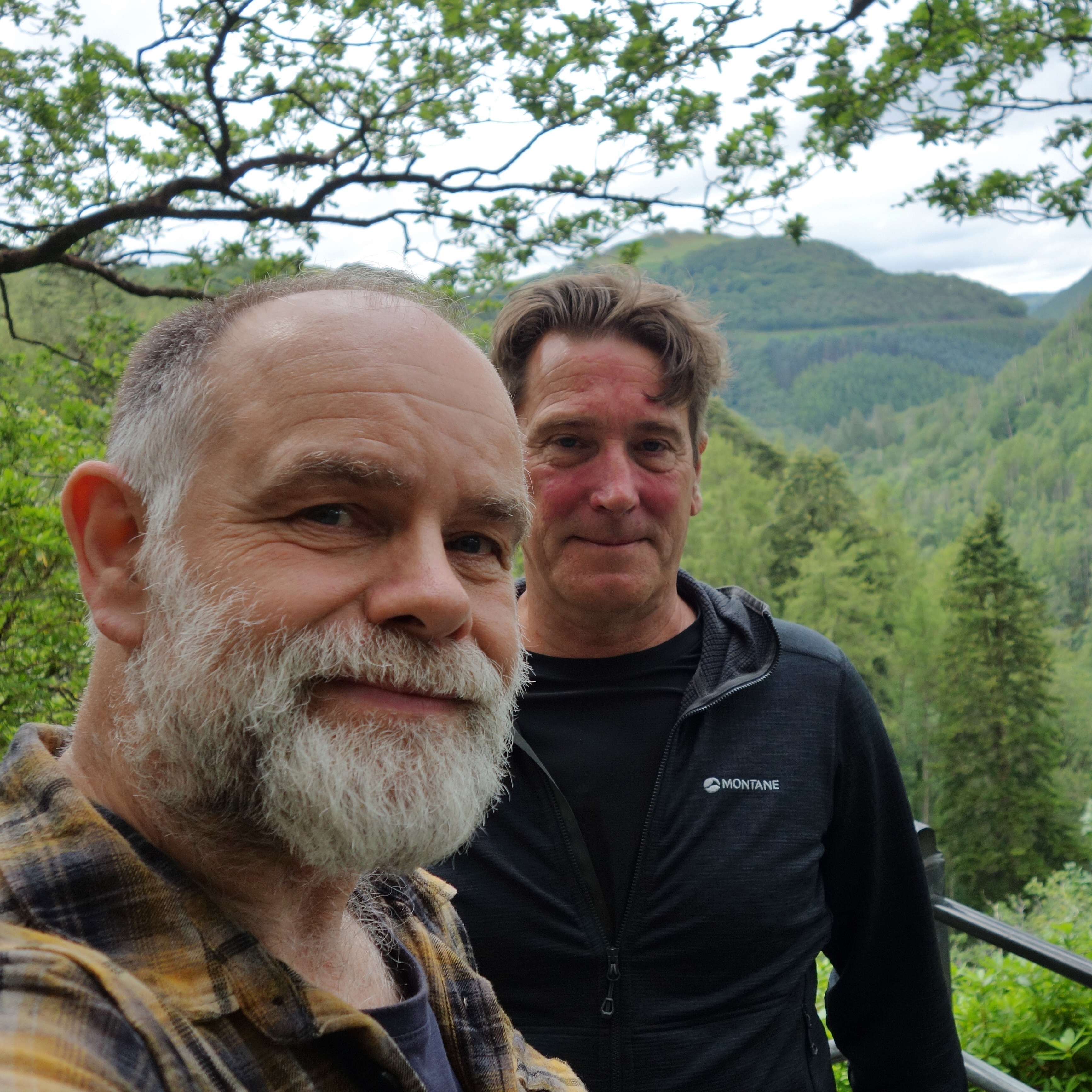 My old friend Richy and I were at Devil's Bridge on the edge of the Cambrian Mountains yesterday - it was my birthday, and I was remembering my dear late twin brother, Paul, whilst exploring. I've passed through, and I've always considered stopping and exploring. I'm glad I did - the nature waterfall trail was well worth it - my brother would have loved it. We were in a temperate rainforest. The forest and the converging gorges are truly impressive, made up mostly of Sessile Oak clinging to the rocky slopes. The waterfall is one of the central features. There is a series of about 7 cascades from a reasonable height - it drops like a silver tail. The bridges you see are the original 11th-century bridge, the 17th-century bridge, and the early 20th-century bridge, stacked on top of one another. I recommend a visit. #Devilsbridgewaterfalls #devilsbridge #midwales #midwalesadventure #cambrianmountains #cambrian #waterfall #waterfallwalk