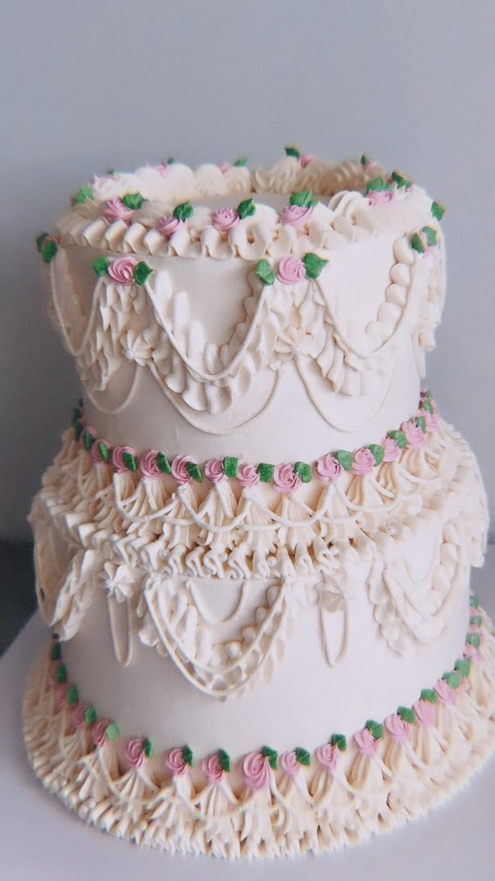Pretty in pink, a classic is never out of style π©·π€
FrolicAndFollyLV.com
β’
β’
#vegan #weddingcake #lasvegas #elopement