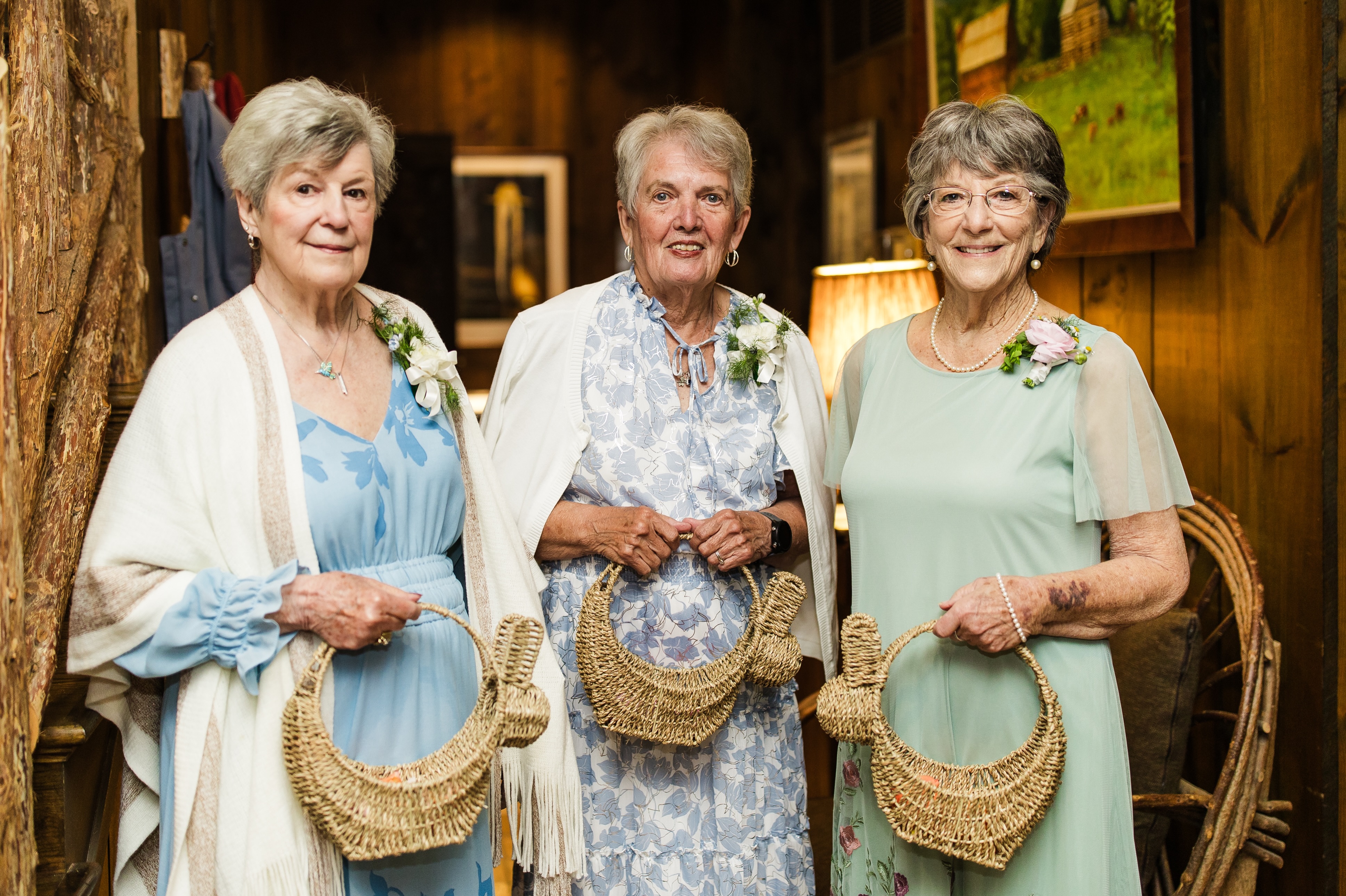 Grandmas as flower girls might be my favorite thing at weddings!
