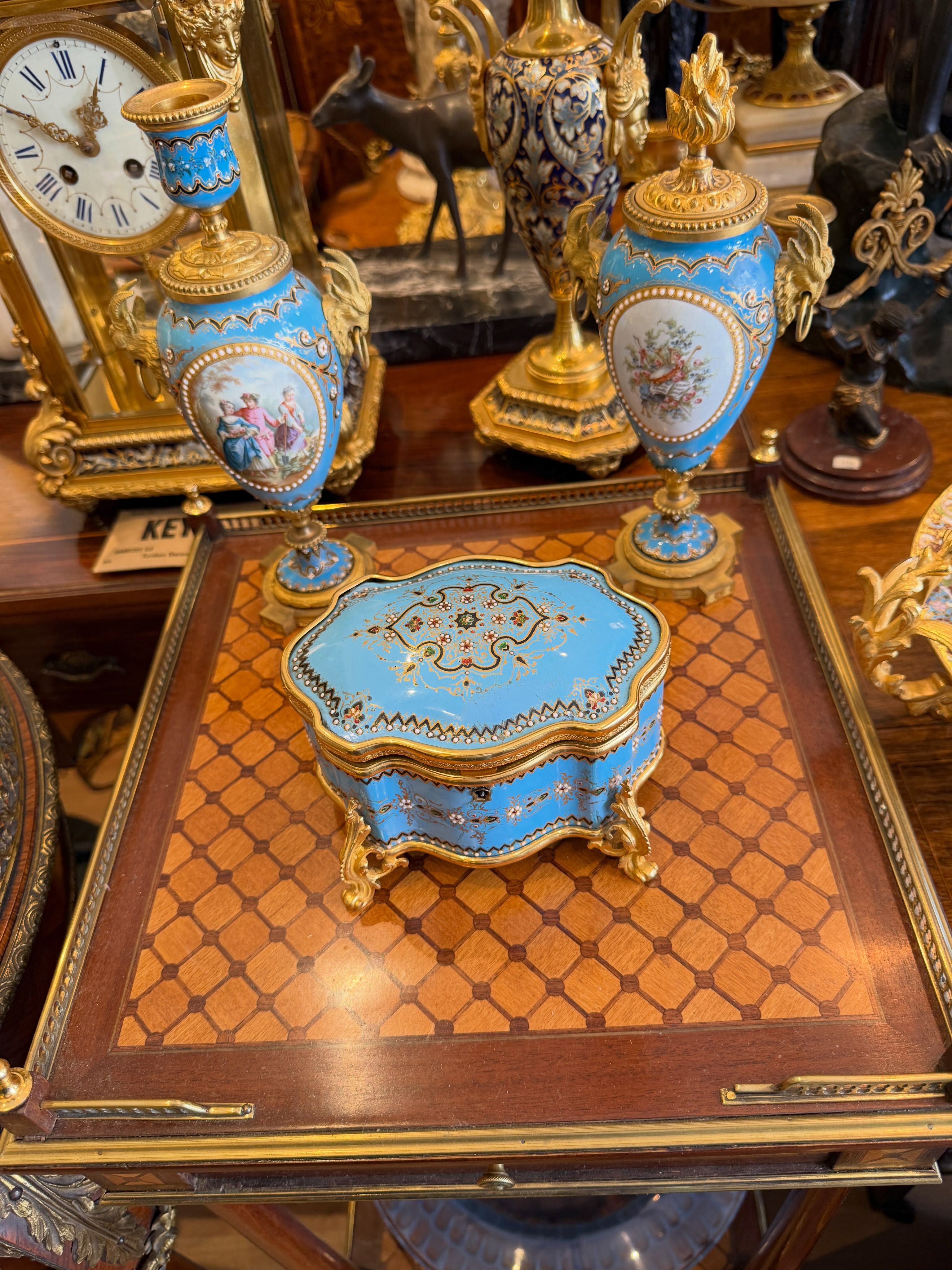 Everyone likes turquoise#crench porcelain#music box#jewelled#candlesticks/cassolettes#antique interior design portobello