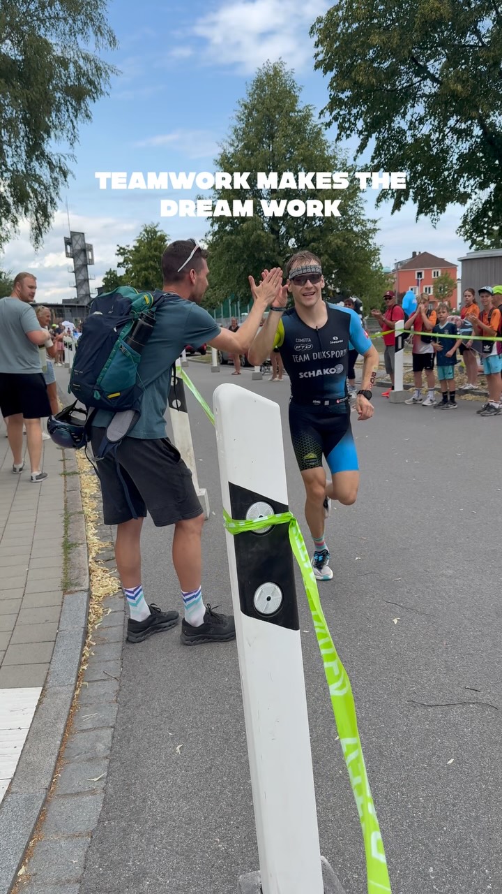 So unfassbar stolz auf unsere Athleten 🫶🏼
Auch wenn wir leider nicht alle auf der Strecke erwischt haben - ihr seid alles Maschinen!!
Danke, dass wir Teil eurer Reise sein dürfen! 🤍
#tri2gethersquad #tri2gethercoaching #triathlon #challengeroth