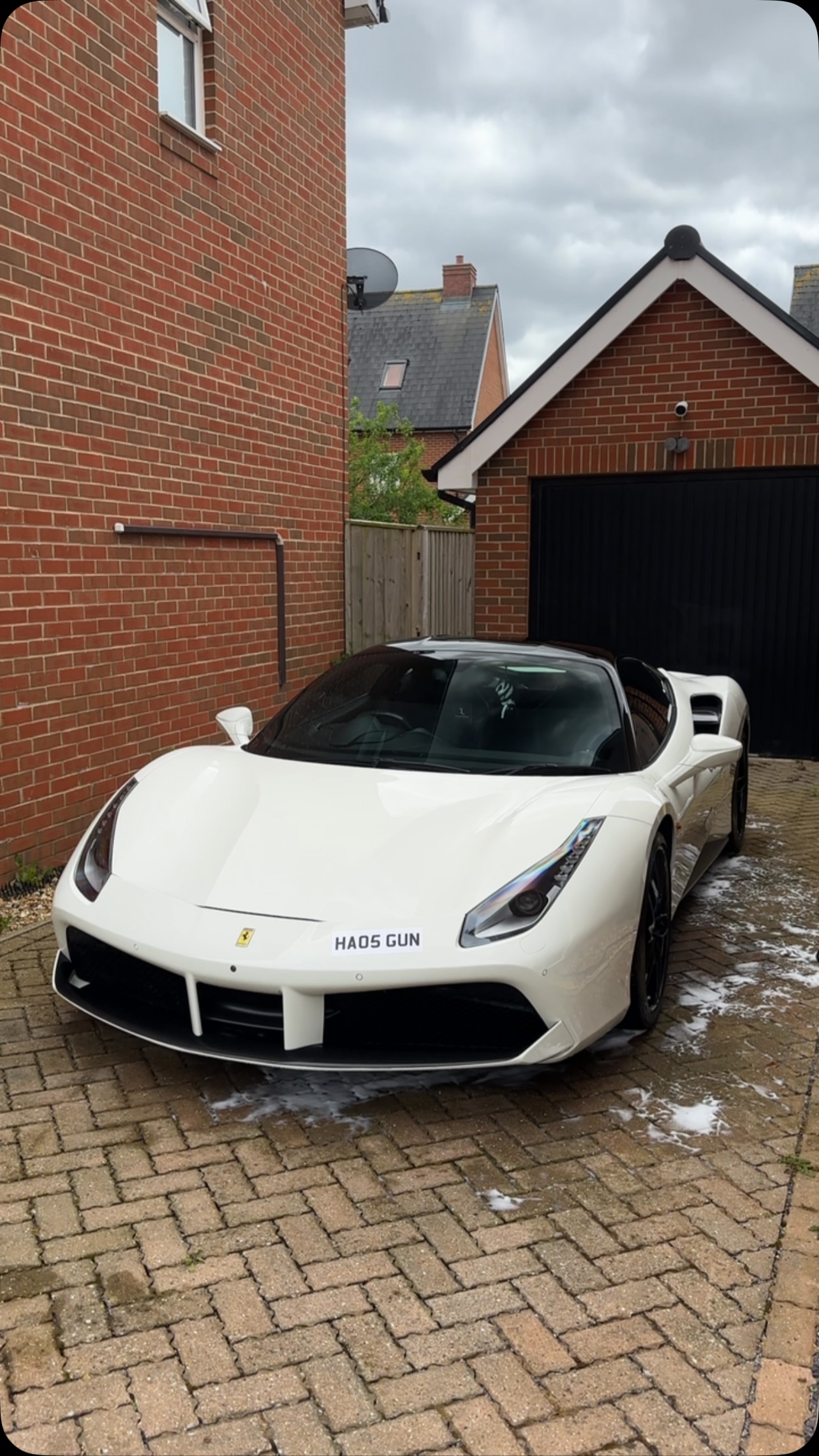 Ferrari 488 GT x Gold package = 🤤👀
——————————————
📞07394 082896
📩lpluxurydetailing@hotmail.com
💻https://www.lpluxurydetailing.co.uk
📍Bucks, Beds, Herts, Oxsf
#detailing #valeting #luxury #lpluxurydetailing #ferrari