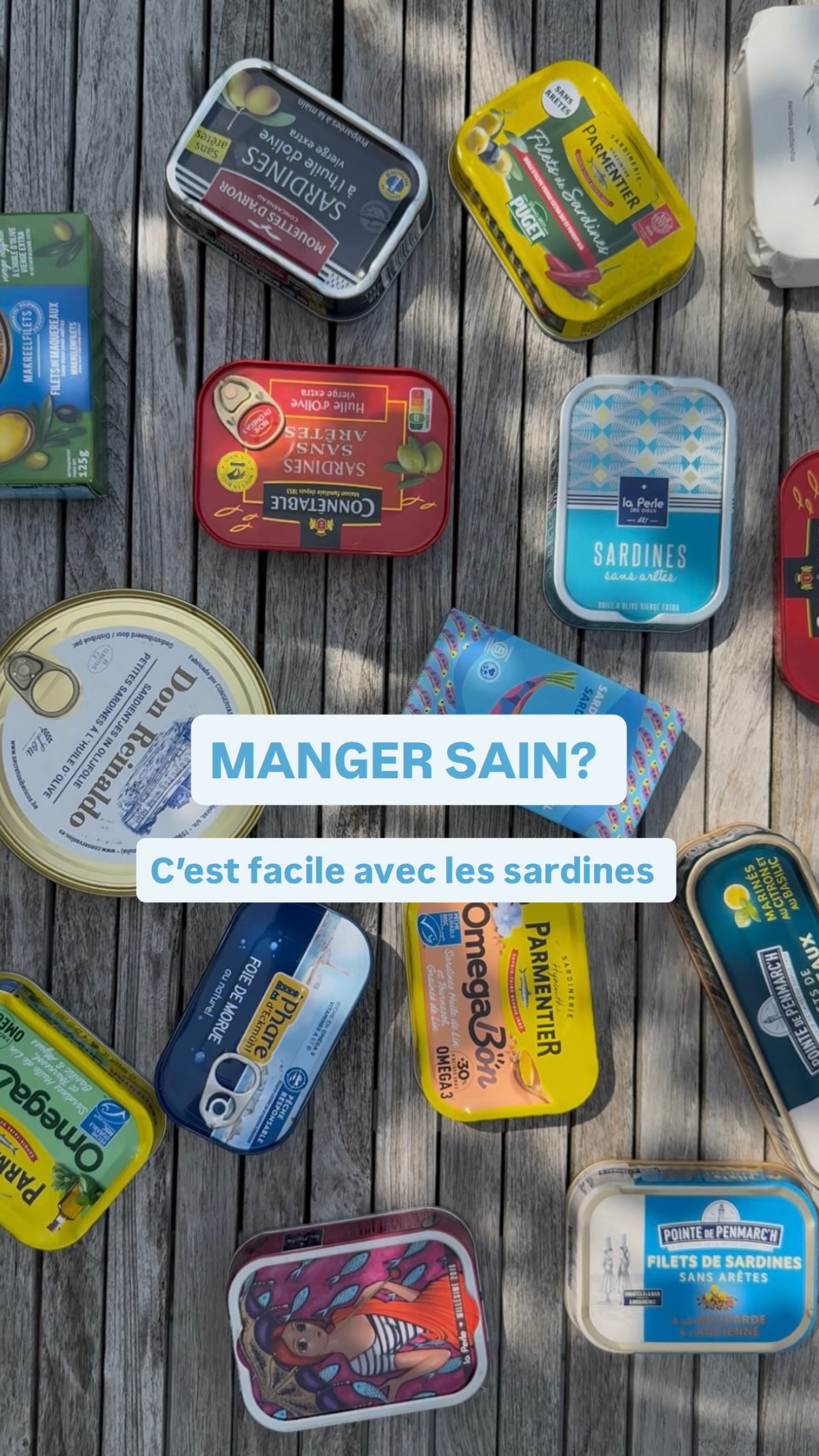 Manger sain c’est facile et rapide!
Parfois j’ai peu de temps pour cuisiner et j’ai faim. Si vous avez les bons ingrédients à la maison, voici une assiette Picasso riche en protéines, omégas 3 et 9, polyphenols et faible en glucides.
🐟 prenez une boîte de sardines ou de maquereaux.
Protéines - omégas 3 - calcium - vit À et E
Mais attention, elles sont souvent frittes dans de l’huile de tournesol avant d’être mises en boîte dans de l’huile d’olive. Si vous les prenez au naturel, elles sont cuites à la vapeur.
🧴Mixez les avec une mayonnaise maison
Œuf oméga 3- moutarde (détox hépatique) - vinaigre ( digestion et glycémie) - huile d’olive et colza (omégas 3-6-9 protection cardiovasculaire)
🌿roquette
Détox hépatique des crucifères
🍳des œufs mollets omégas 3
Protéines - choline - omégas 3 …
🥕des carottes, tomates et graines germées
Carotenoides et polyphenols (anti oxydants et microbiote)
Une assiette santé et délicieuse ultra rapide!
Est ce que vous faites les bons choix en achetant vos sardines?
#sardines #recettes #mangersainement #omega3s #détox