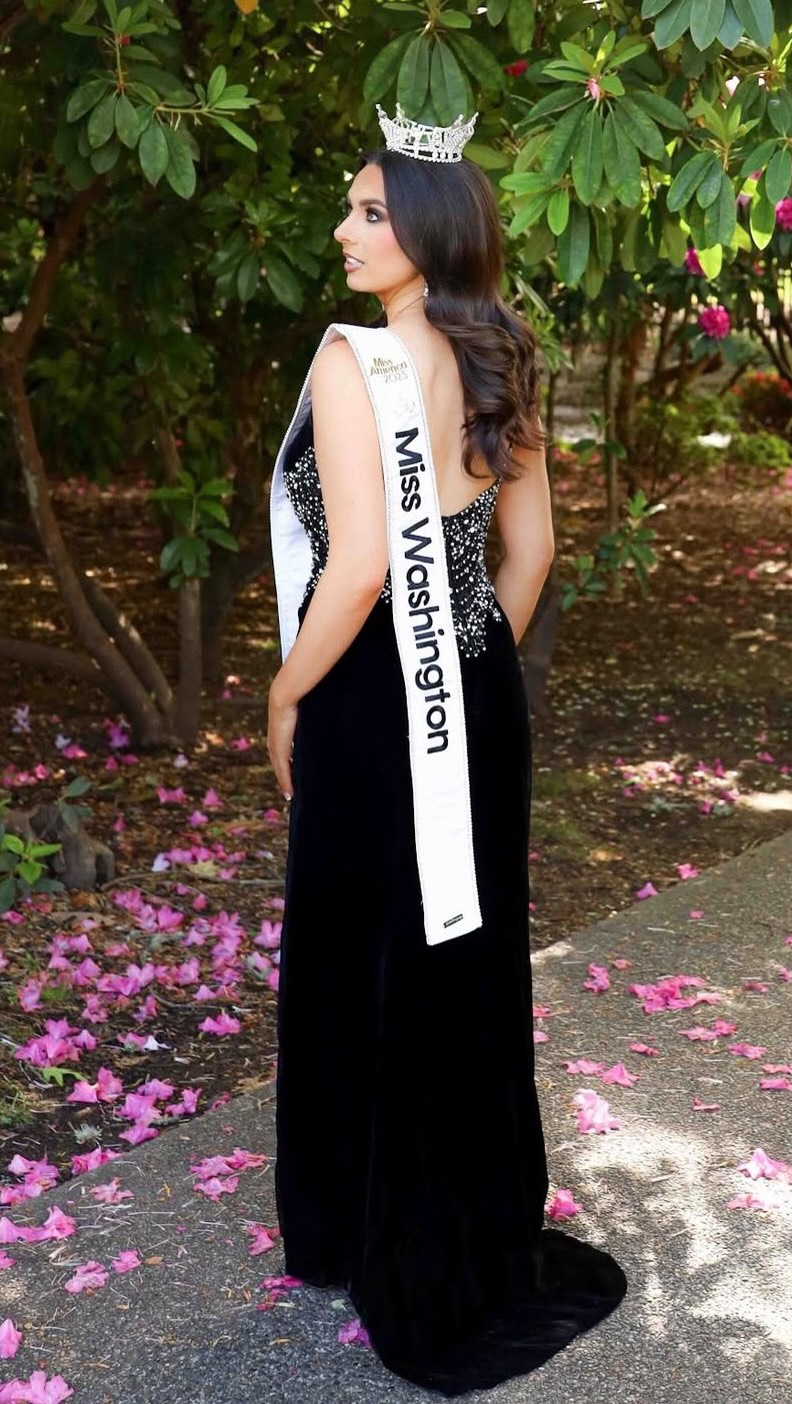 ✨ The road to the crown starts NOW! ✨
Join us LIVE as our contestants take the stage and compete for the title of #MissWashington
👑 Preliminary Competitions
📅 Thursday, July 9
📅 Friday, July 10
🌟 Finals Night
📅 Saturday, July 11
Don’t miss a moment of the excitement, elegance, and unforgettable performances. Tune in, cheer on your favorites, and watch the crowning of our next titleholder live! Link is in our bio!
#MissWA #MissWashington2026 #MissWA2026 #MissAmerica