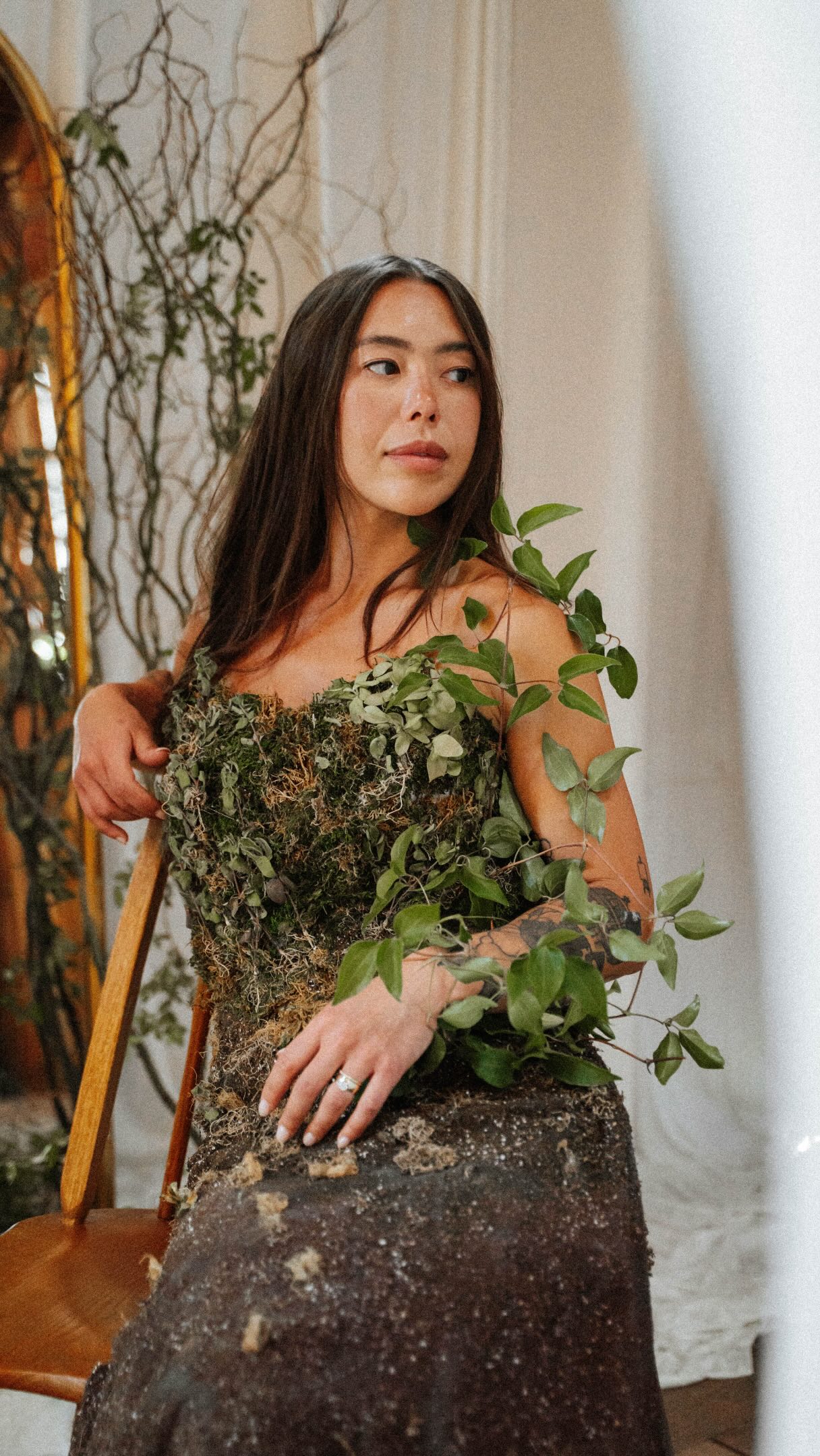 We are HUGE fans of fantastically supportive teams like the gals behind @waverlyflowerco ♥️🥹✨
Stream Episode 755 this Wednesday, July 1st!
Cover photo:
- Design + Concept: Alanna Messner-Scholl of @waverlyflowerco
- Foliage & Seeding Source: @waverlyflowerco
- Soil & Compost Source: Barnside Mulch and Compost
- Studio + Design Assistance: @morganbfeher
- Photographer: @victorialin.photography
- Model, Hair & Make-up: @amiebantz
- Venue: @waverlyflowerco
#slowflowerssociety #slowflowers #slowflowersmovement #sustainablefloristry #americanflowersweek