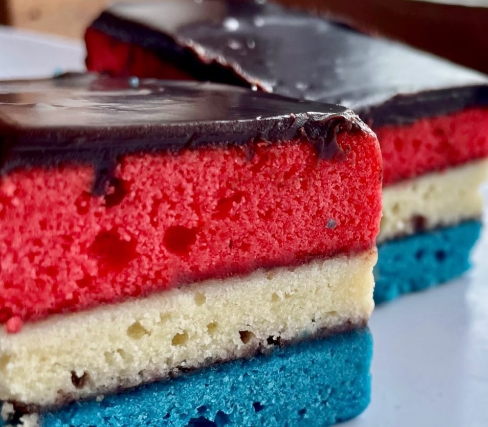 Happy Independence Day!! Come in early and beat the beach traffic! We’ll be here until noon today. #rockawaysoriginal