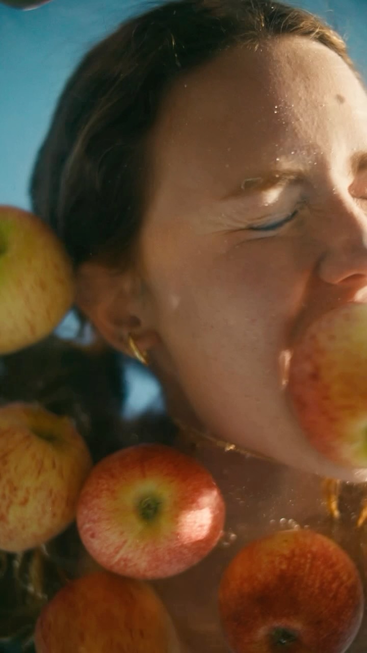 Let’s make apple bobbing cinematic✔️