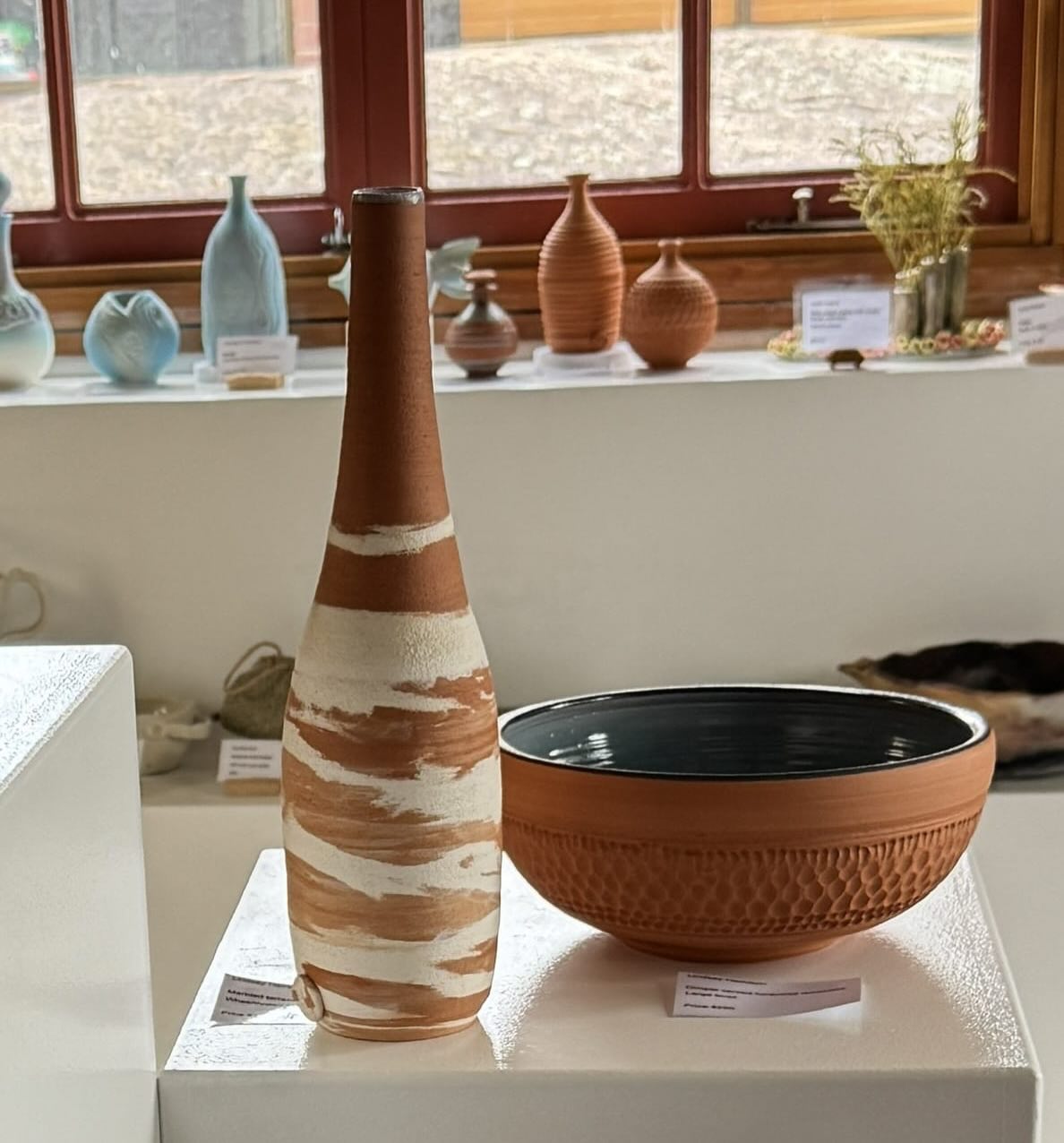 Ceramicist Lindsey Hamilton’s newest pieces have arrived in our Earth & Fire Gallery. Available for purchase, each piece is thoughtfully crafted and unique. Make sure you catch these beautiful pieces in person before they get snapped up!
✨
#EarthAndFireGallery #Ceramics #HandmadeCeramics #SupportLocalArtists #GraniteBeltArts