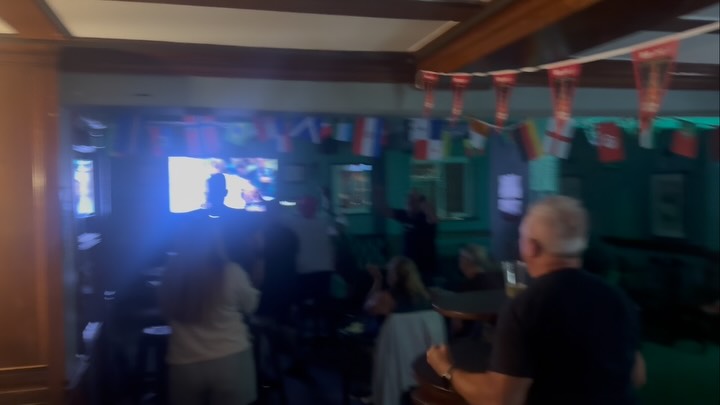 Get in Harry 🏴🏴🏴 #crawley #westsussex #whitehartcrawley #harrykane #worldcup2026⚽️ Book you table for Saturday!!!!