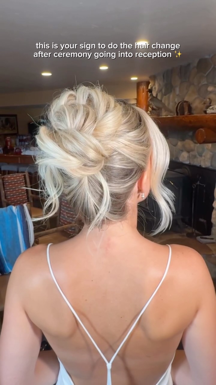Because why have one bridal look when you can have two? ✨👏🏻
A reception hair change is the perfect way to refresh your look after the ceremony, stay comfortable while dancing, and create an entirely different vibe for your evening photos. It’s like getting a second bridal reveal, without buying another dress (unless you do that also 😉)
#bridalmakeupartist #travelingmakeupartist #weddinghair #bridalhair #updo