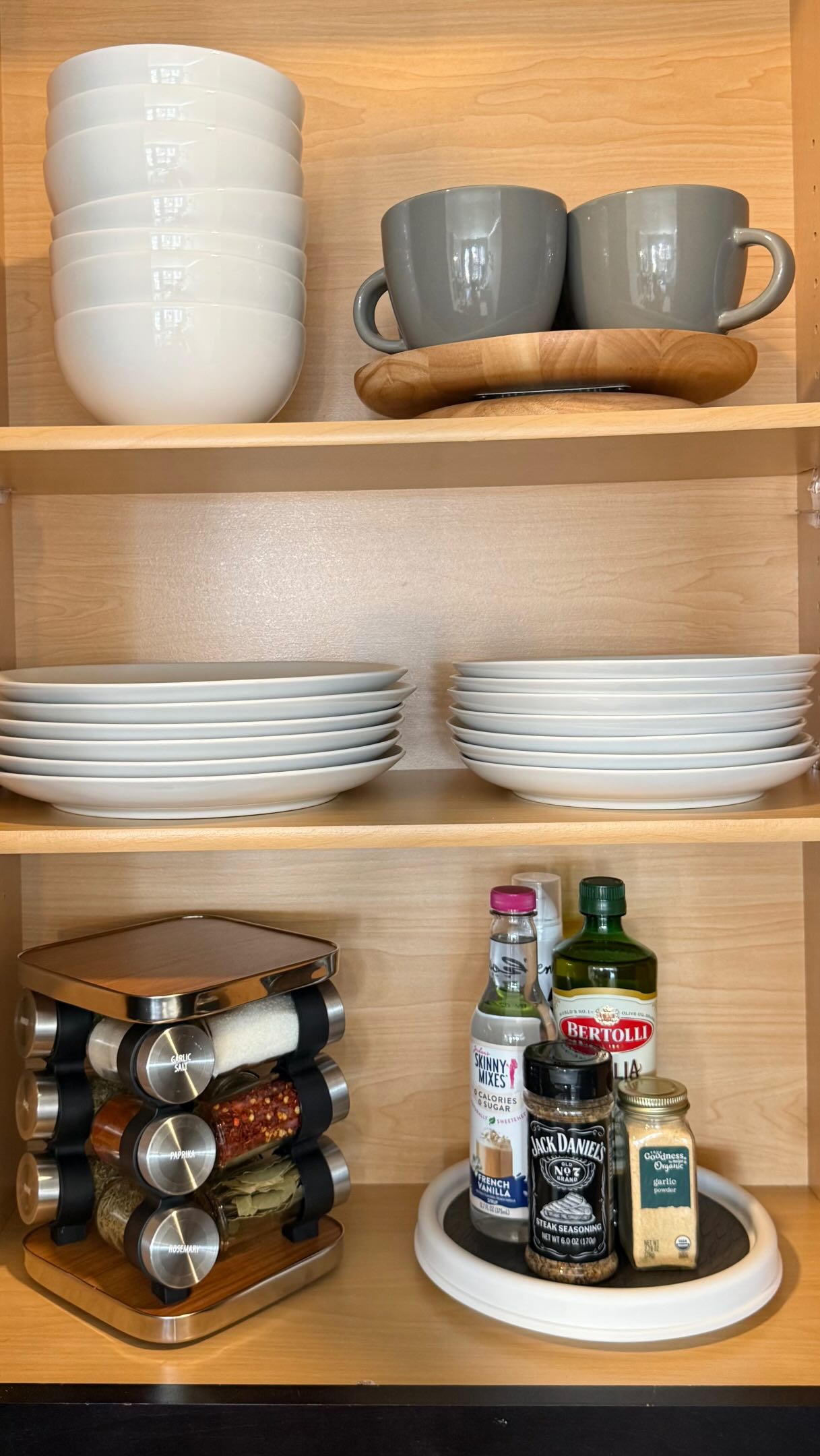 POV: you move into a new city and somehow skip the “living out of boxes for three months” phase. ✨
From empty rooms + delivery chaos to fully organized systems throughout the home.
Because a fresh start deserves more than piles of boxes.#professionalorganizer #luxuryorganization #homeorganization #kitchenorganization #closetorganization