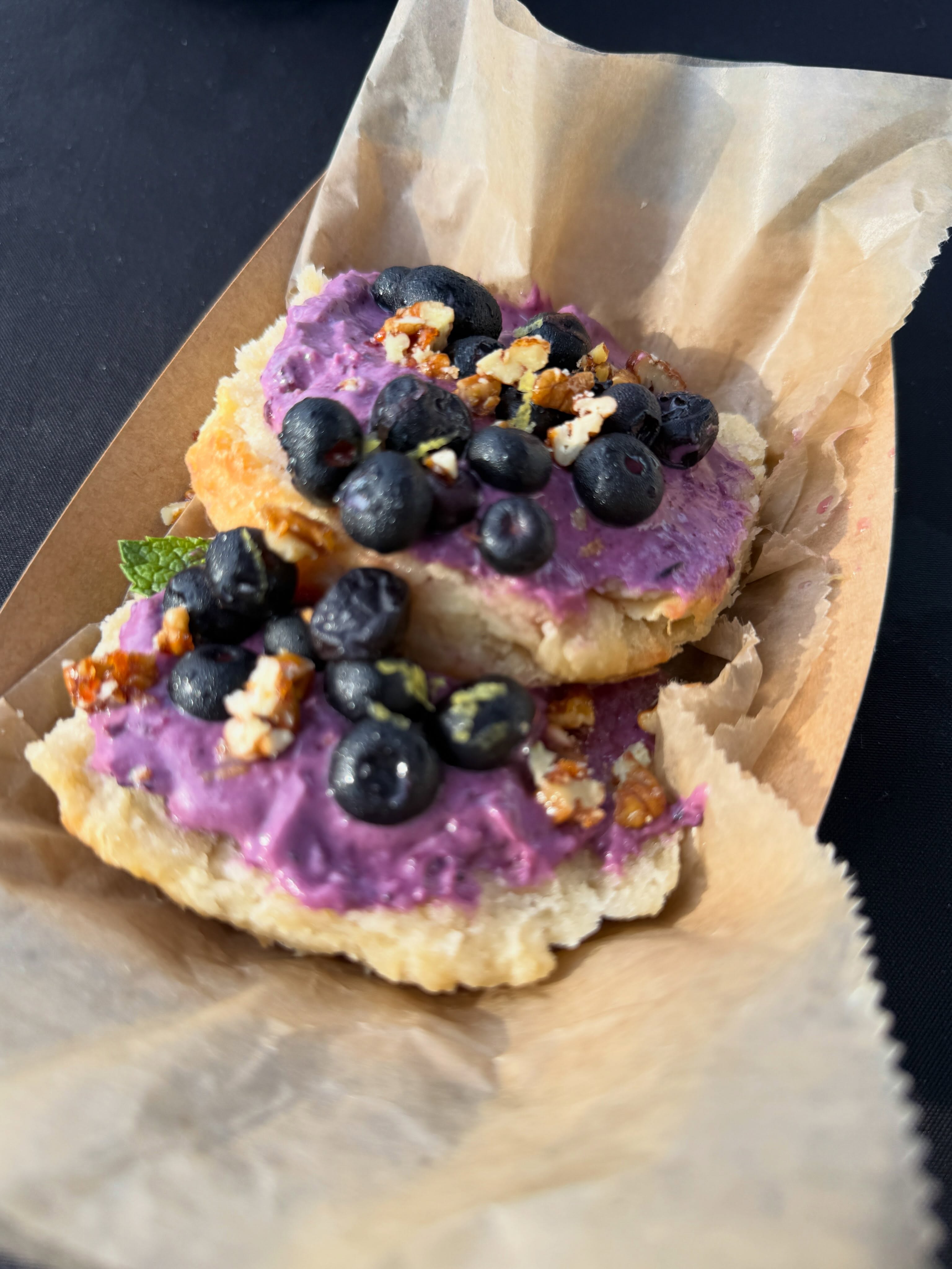 ✨Schmear Pleasure!!!
Starting a Biscuit and Schmear Series at the market!
This week…one sweet and one savory…
🥣 Blueberry Schmear
Fresh blueberries • blueberry cream cheese•lemon zest • candied pecans
🐟 Smoked Salmon Schmear
House-smoked salmon cream cheese • red onion • everything crunch
Be on the lookout for some really cool flavors but first…what’s your favorite cream cheese schmear?
#farmersmarketfinds #smoke #biscuits #schmear