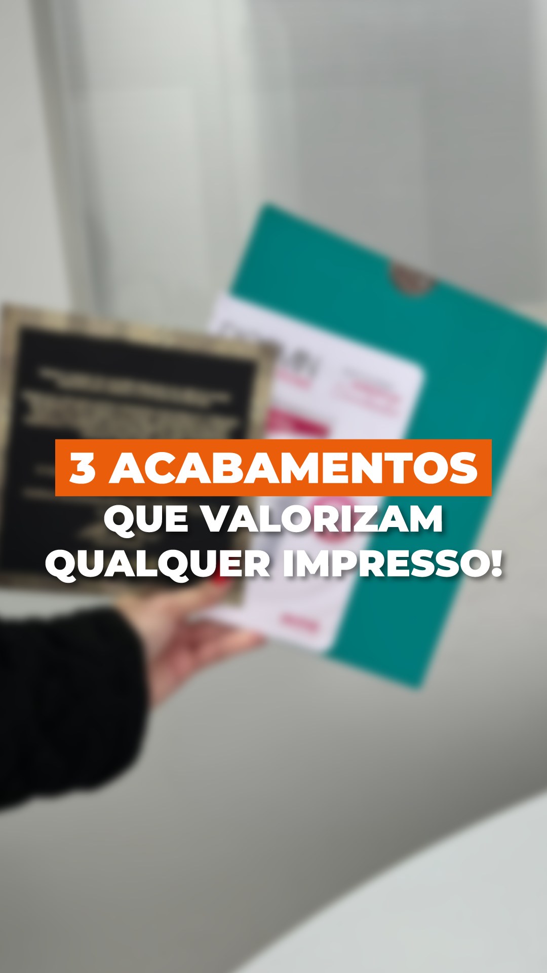 Você sabia que pequenos detalhes podem transformar completamente a percepção de valor do seu material? ✨📄
Mais do que apenas uma boa impressão, os acabamentos gráficos têm o poder de dar sofisticação e destacar a sua marca no mercado. No vídeo de hoje, mostramos 3 acabamentos que elevam qualquer impresso para outro nível!
#hotstamping #vernizlocalizado #relevoseco #acabamentosgráfica #materiaisgraficos #brindespersonalizados #graficasp #acabamentosespeciais #brindespersonalizados #grafica #graficadigital #graficaoffset #impressaodigital #impressao
