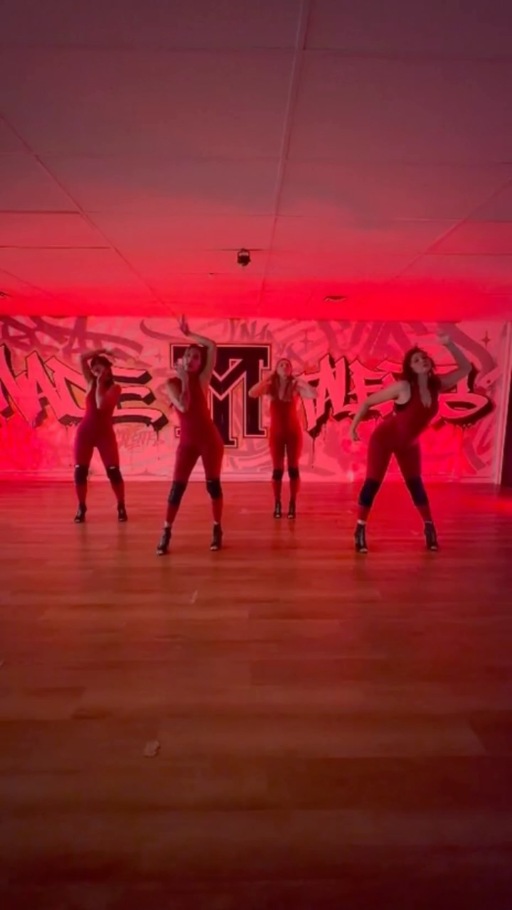 The intimacy shared in heels class is not just from the choreography but from some of the best girl friendships found on the floor 💋💄♥️👠🤭
#madetalents #vancouverdance #heelsdance #vancouverheels