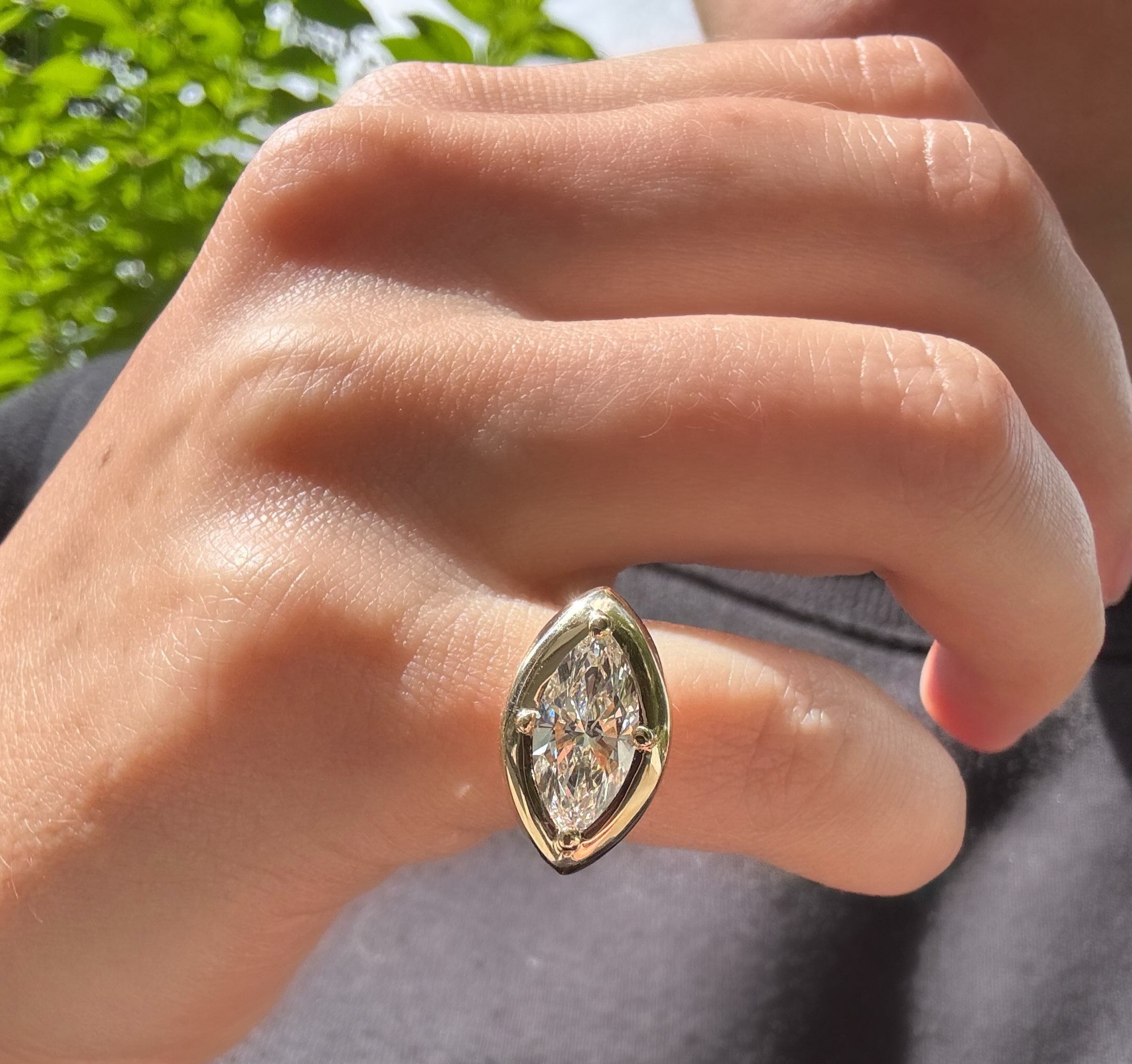 And soooometimes a new pinky ring is in order 🤩
With our bezel eternity
✨✨✨