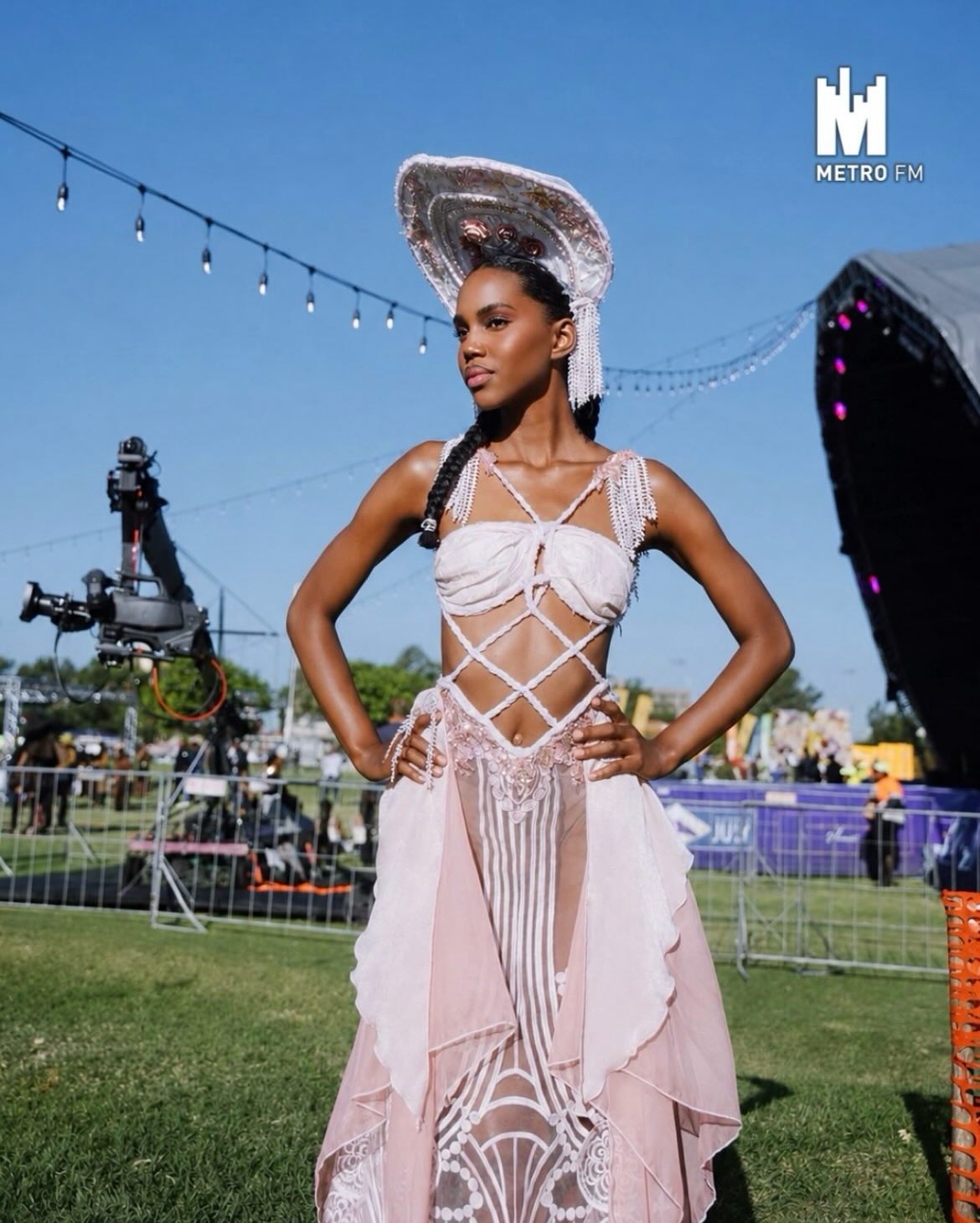 🥂PHOTODUMP 🥂 of the most incredible @hollywoodbetsdurbanjuly weekend EVER 🙌🥂🎉
We were treated to the best of everything - from signature cocktails, waaaay too much amazing food, stunning accommodation, world class music entertainment, first class hospitality.
A special thank you to @hgiumhlangaarch for our luxurious stay. Thank you to @hollywoodbets for spoiling us!
And as always my fabulous hair team @hair_by_caryn_timms @hair.by.bianca.nettmann made sure that I was always camera ready 👌🤩💇🏼♀️
@daniel_scott_cross and I made so many memories with new friends & reunited with old ones! Today it’s back to reality and trust me, it’s going to be challenging 🫣🤣
#hollywoodbetsdurbanjuly #durbanjuly #racedayfashion #fashiondesigner
