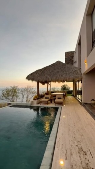 Un fin de semana, una casa espectacular y toda la familia reunida. 🤍🌴
Así vivimos el Mundial desde Casa Maui, una de las propiedades más exclusivas de Ixtapa Zihuatanejo. Sin duda, una experiencia que volveríamos a repetir.
Si quieres conocer esta villa, comenta “” Casa Maui”” y te envío toda la información. ✨
#HeroHost #CasaMaui #IxtapaZihuatanejo #LuxuryVilla #VacacionesEnMéxico”