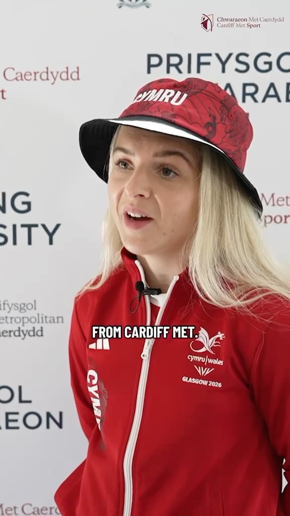 📹 @cardiffmetsporttv - Ashleigh Barnikel Proud to Wear Cardiff Met-Designed Team Wales Kit.
Cardiff Met alumna Ashleigh Barnikel says pulling on the Team Wales kit has made the build-up to Glasgow 2026 feel even more special as she prepares to represent Wales in judo at the Commonwealth Games.
Read more > The Met Sport 🏹
#TheMetSport #CardiffMet #CommonwealthGames #Glasgow2026
_______________
Ashleigh Barnikel yn Falch o Wisgo Cit Tîm Cymru a Ddyluniwyd gan y Met Caerdydd.
Dywed cyn-fyfyriwr Met Caerdydd, Ashleigh Barnikel, fod gwisgo cit Tîm Cymru wedi gwneud y cyfnod cyn Glasgow 2026 yn teimlo hyd yn oed yn fwy arbennig wrth iddi baratoi i gynrychioli Cymru mewn jiwdo yng Ngemau’r Gymanwlad.
@gethincjones @team_wales @ashleigh_barnikel @cardiffmet @welsh_judo