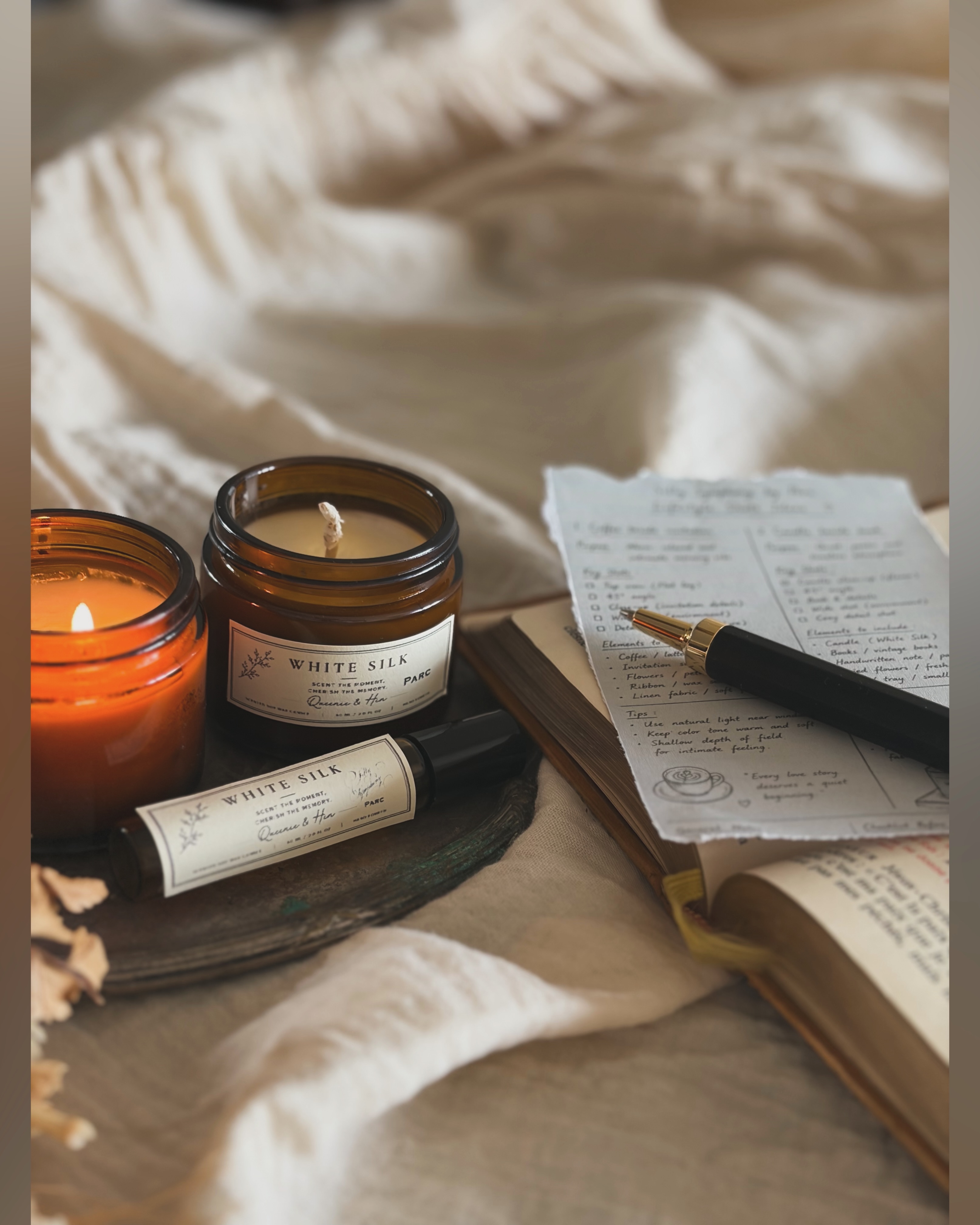 Scent
More than an invitation — a scent of your story.
Introducing White Silk, our signature wedding fragrance.
With notes of white tea, florals, and soft musk, it captures the elegance of your wedding day.
From invitations to candles and sprays, every detail becomes part of your celebration — and your memories.
Scent
不只是囍帖和回禮,
更是屬於你們故事的香氣。
White Silk,是Parc專為婚禮打造的品牌香氣系列。
柔軟的白茶、細緻的花香,以及溫暖的麝香,呈現婚禮當天優雅而純粹的氛圍。
從香氛囍帖、蠟燭到 Room Spray,每一個細節,都成為婚禮的一部分,也成為你們與賓客共同珍藏的回憶。
📜 DM us for more details.
#weddingscent #scentmemory #luxurycandles #fragrancelovers homefragrance quietluxury cinematicwedding londonwedding craftedtotellstories sillysymphonybyparc