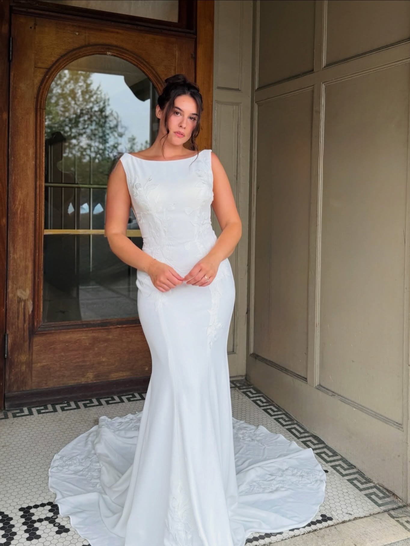 Sometimes less really is more.✨
For the bride who loves timeless style, this dress proves that clean lines, a high neckline, and effortless elegance never go out of fashion.
Sophisticated, modern, and made to let you shine.. because confidence is always the best accessory!💍
#TimelessBride #PacificNorthwestBride #BrideToBe #WeddingInspiration #SayYesToTheDress