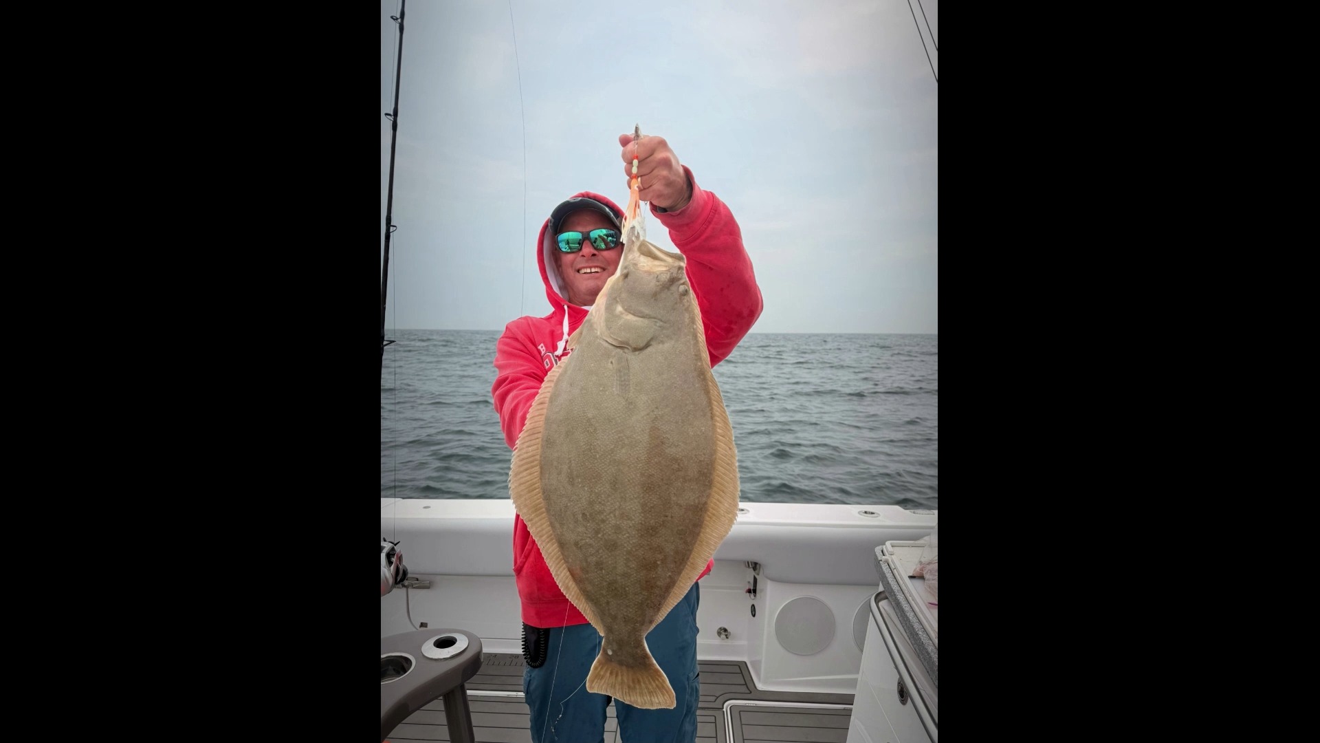 Fluke Fishing has been solid on the Nantucket Shoals this season. As the fluke move inshore one can only hope we get a few of these larger fish to target on Spoon rigs. Thanks @teamhookemcapecod and @captain_brunodemir for the clips.