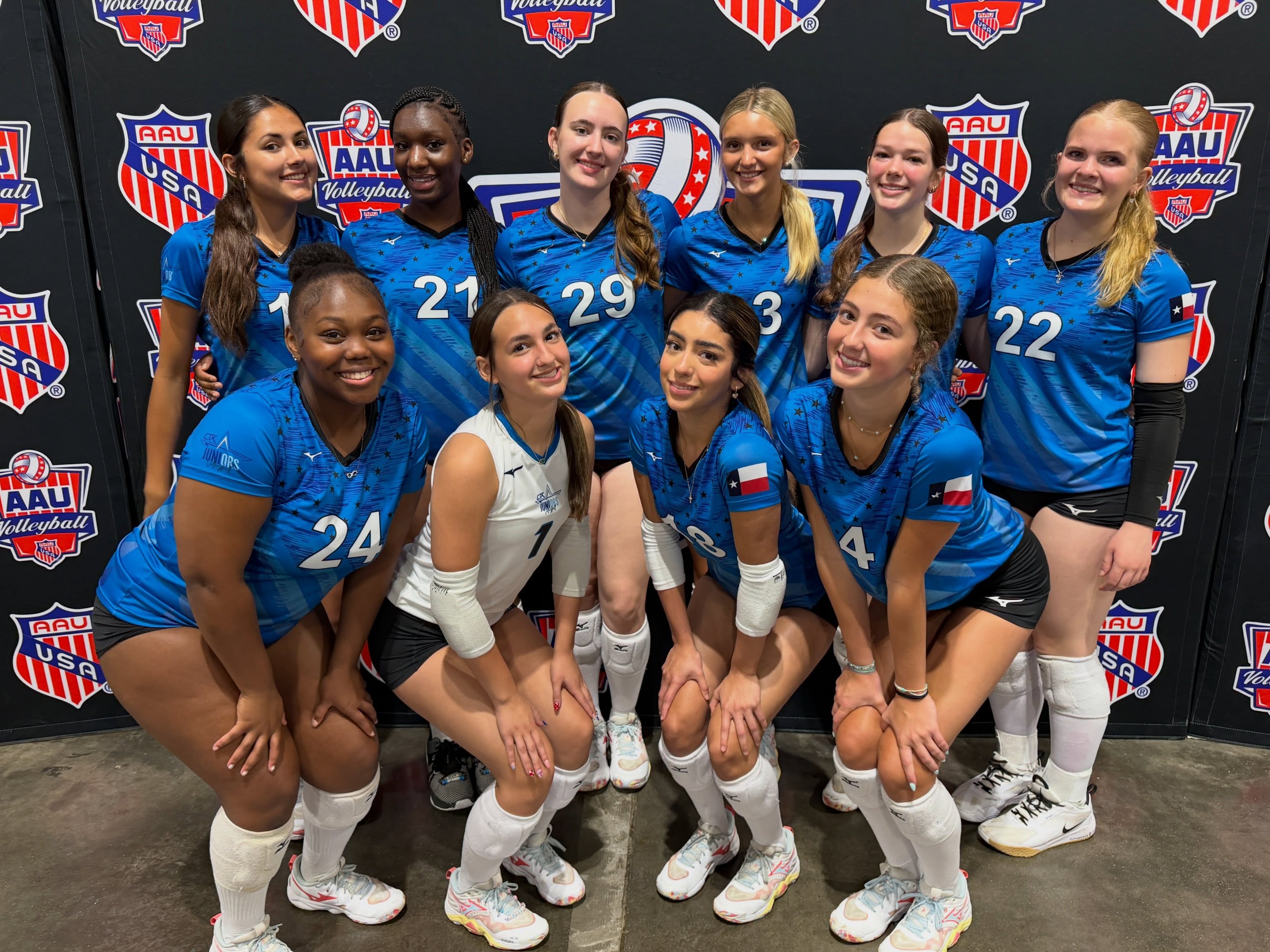 15 Mizuno and 15 Apex go 3-0 again on day 2 of AAU National Championships!! They are both 6-0 so far heading into day 3!! Keep it up ladies!!
