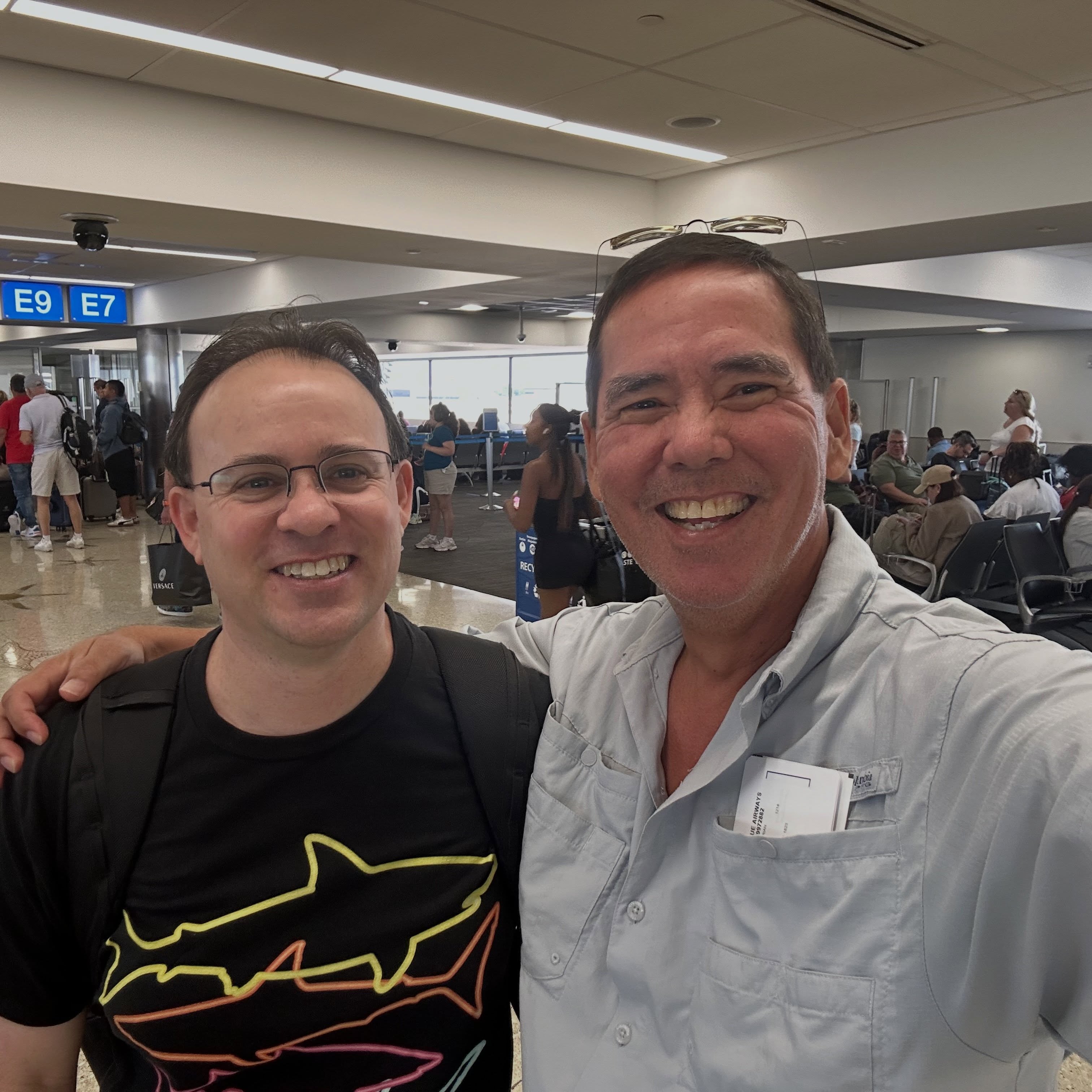 Ran into Dr Jeremy Vaudo from @nsuflorida at the #airport on our way to the #jmih #conference. Just like last time when we ran into each other at the @iflymia en route to the @sharks.international conference in May. Should be great representation from @fauscience and @harborbranch #faculty and #students again this year. Looking forward to a great meeting in @neworleans.