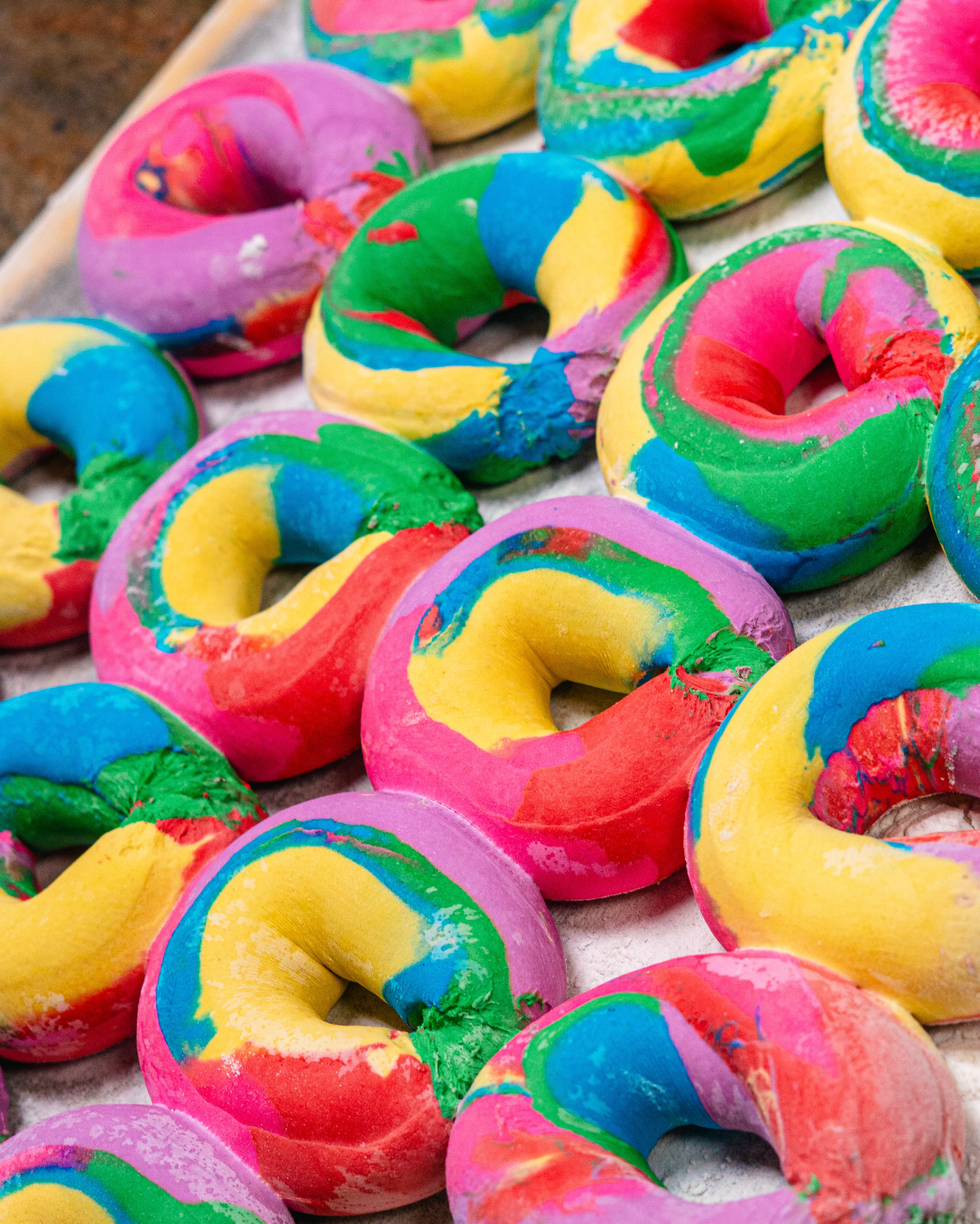Bright colors. Fresh bagels. Happy mornings. 🌈🥯Who’s picking up breakfast today from #CinosHotBagels
#bagels #deli #longisland #oceansideny