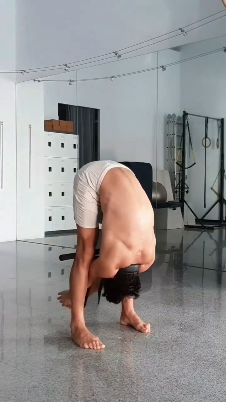 Mobility Core Compression Training Combo using FitStatic
www.fitprogress.com/shop/fitstatic
FitStatic – New Upgraded Version
Is now crafted from durable, anti-rust stainless steel piping for long-lasting performance.
FitProgress Studio Coaching @HandstandTrack Balance Support System.