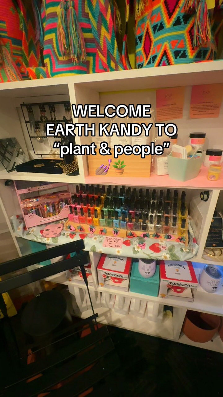 ๐ฟ Earth Kandy Nail Polish is officially available at @plantandpeople !๐
This partnership has been a long time coming, and itโs extra special because both of our businesses are 1st Place winners of the B-Smart Entrepreneur Program (@vestedin_org). We share a passion for wellness, community, and making healthier, more intentional products accessible.
Stop by and shop Earth Kandy in person!
๐ 3952 Lancaster Ave, Philadelphia, PA 19104
Thank you, Plant and People, for welcoming us into your beautiful space. Hereโs to growing together! ๐ฑโจ
#EarthKandy #PlantAndPeople #ShopLocalPhilly #BlackOwnedBusiness #WomenOwned