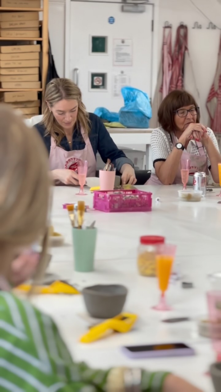 ✨ Margarita Night - 17th July 18:00-21:00 - @windmill_hill_city_farm ✨
✨ Got anything planned this Friday? No? Well, you do now! ✨
✨ Sculpt your own hand built chip and dip bowl or throw some margarita cups all whilst sipping on freshly made margaritas! ✨
✨Grab tickets now for you and your pals via the link in our bio! ✨
