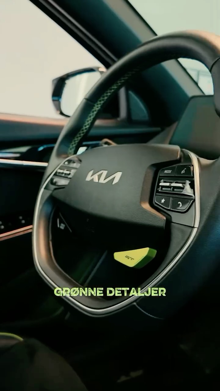 Klar for en helt rå bilopplevelse i sommer?
Vi har to KIA EV6 GT bruktbiler som kan gi deg akkurat denne opplevelsen 🏎️💨
Dette er et kunstverk av en bil med hele 585 hestekrefter! Her kjører du i førsteklasse med kraft og komfort hele veien 💪 I tillegg til firehjulstrekk, bagasjerom på 500 liter og god rekkevidde er dette også en svært praktisk bil.
Disse står klare for rask levering hos oss på Rødmyr. Test kreftene selv 🔥 Ta kontakt med Joakim for mer info: joakim@starbil.no 📲
#kia #bruktbil #skien #elbil #ev6gt