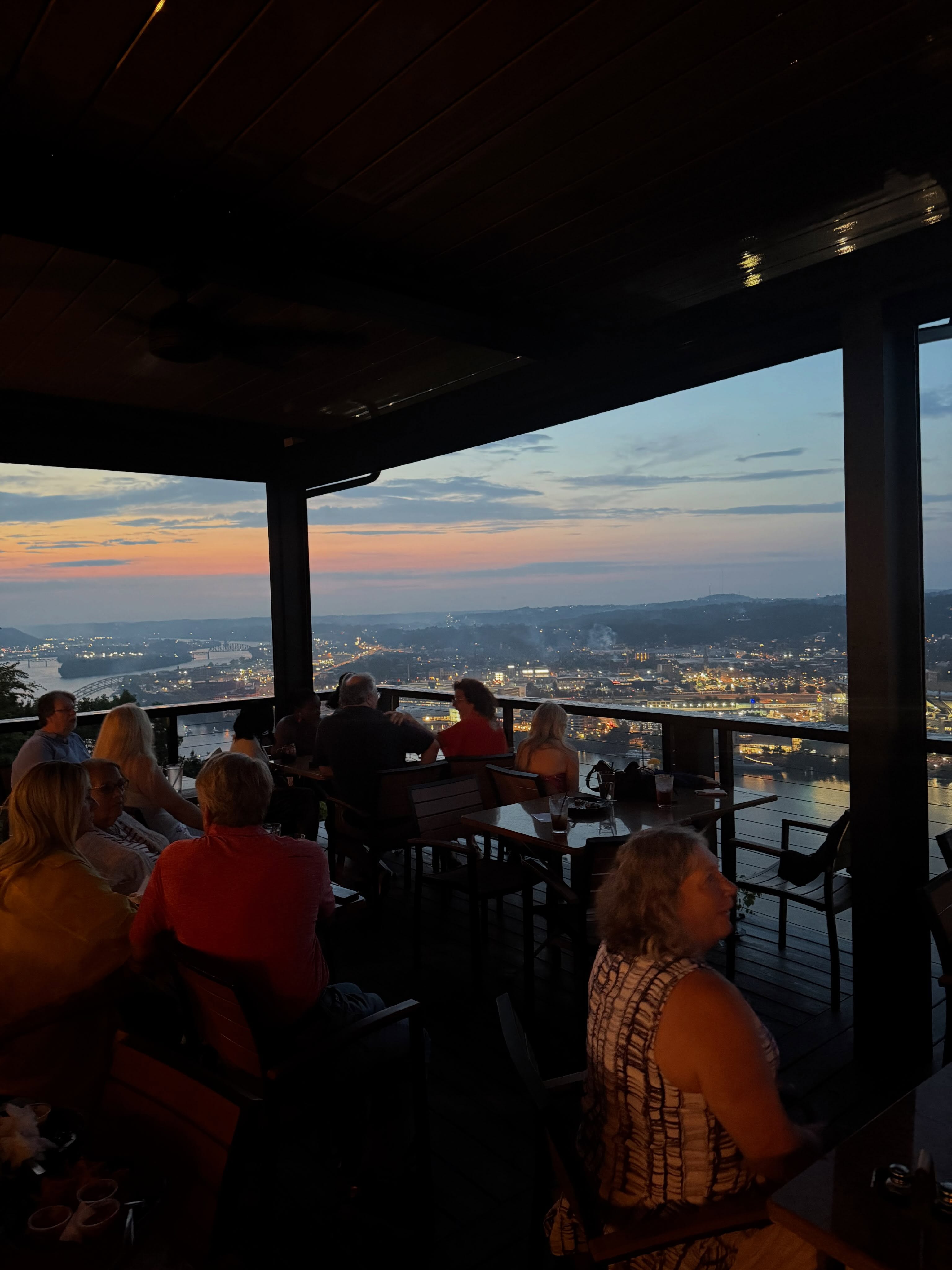 🇺🇸 What an unforgettable Fourth of July weekend at the Grandview Saloon! ❤️🤍💙
We hope everyone had a safe and happy Independence Day, and we can’t wait to welcome you back soon for more great memories. Cheers to summer! 🍻☀️