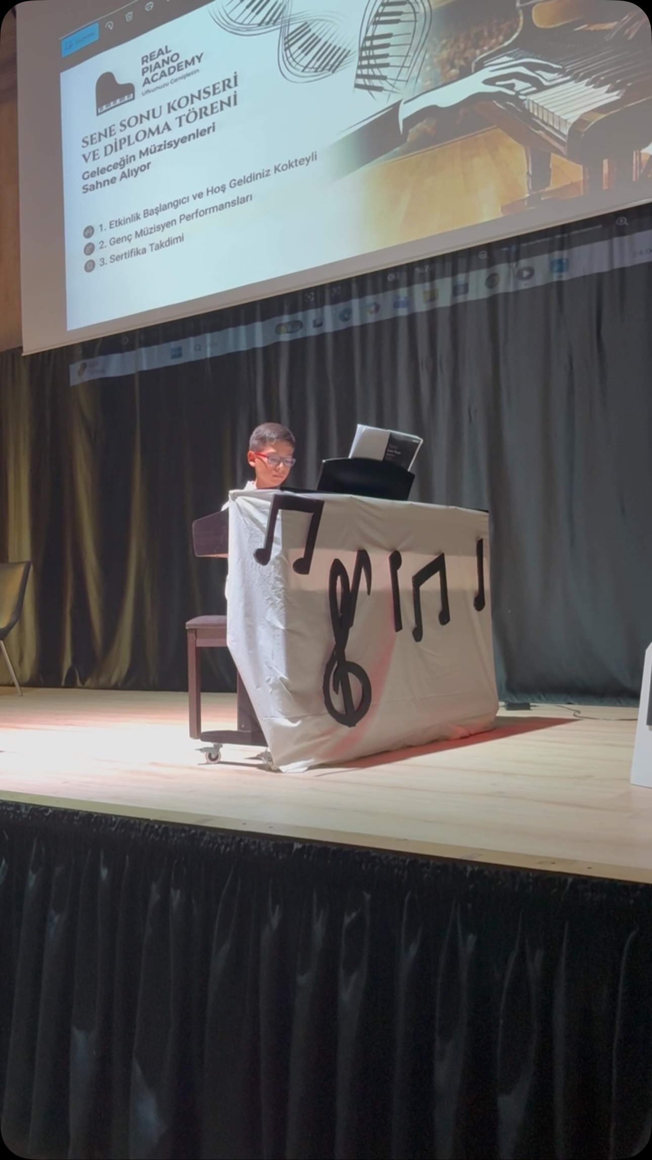 Öğrencimiz Mehmet Akif Okur’dan piyano performansı🎹👏🏻💐