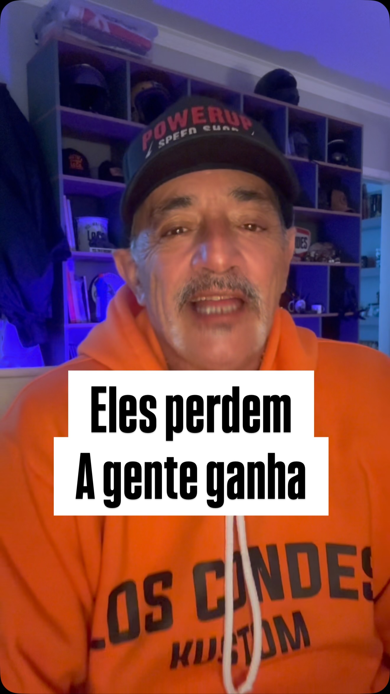 O Brasil perdeu. E a vida continua. A vida é como andar der moto. Olha pra frente, se equilibra e acelera.
Bora LoCo cuidar da nossa vida. #siempreloco