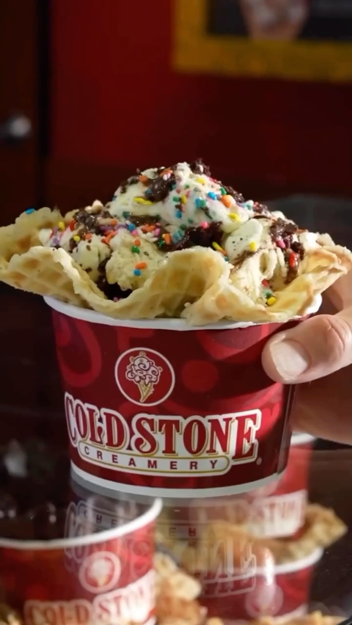 ☀️✨ Feeling the heat? Cool down the sweet way at @coldstonecasapaloma! 🍦
With so many delicious creations to choose from… which one are you scooping up first? 👇🍨
Our current favorite: NEW Supergirl’s Cosmic Kettle Corn. 💙❤️💛 Sweet, crunchy, colorful perfection in every bite. One scoop and you’ll see why we’re obsessed ✨ Try it today!
#theshoppesatcasapaloma #letsshoppe #coldstonecreamery #summertreats #icecream