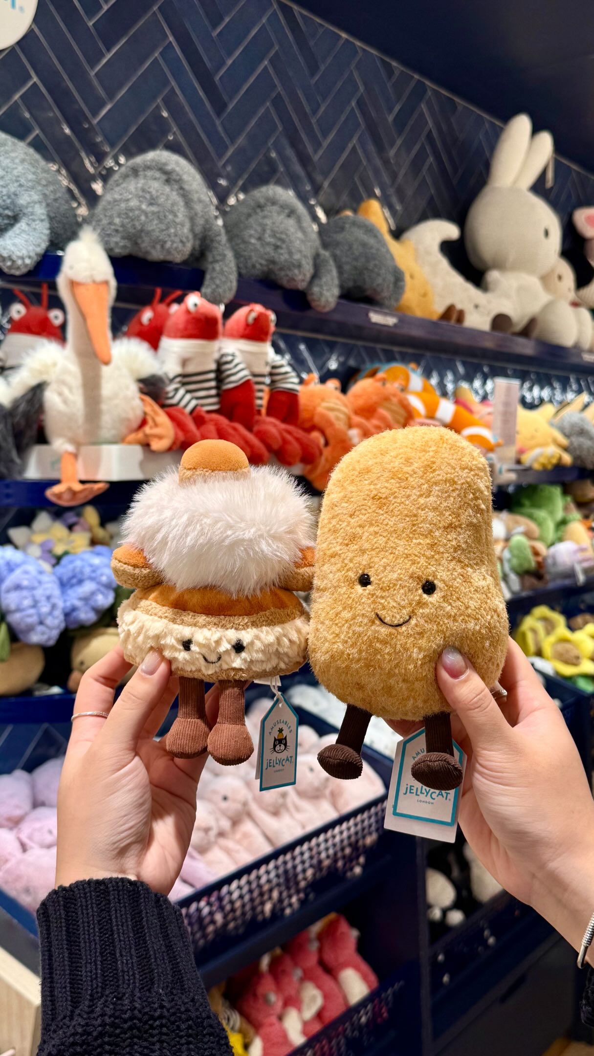 ✨ New Jellies have landed at MOOII! ✨
So many adorable new friends have arrived, including Amuseables Peach 🍑, Amuseables Mirielle St. Honoré 🍰, Amuseables Zapperty Lightning Bolt ⚡, Amuseables Potato,Sky Dragon , and our beautiful Bunny collection in different sizes! 🐰💕
Plus… the fan-favourite Ricky Rain Frog is FINALLY back in stock! 🐸💚 And there are even more Jellies waiting to be discovered in store 👀✨
Some styles are available in limited quantities, so if you’ve had your eye on one, don’t wait too long!
Head to your nearest MOOII store and find your favourite Jellies before they’re gone again! 🛍️💛
@mooii_aus @jellycat 🩵💓🥰
#MOOII #Jellycat #Jellies #NewArrival #JellycatAustralia