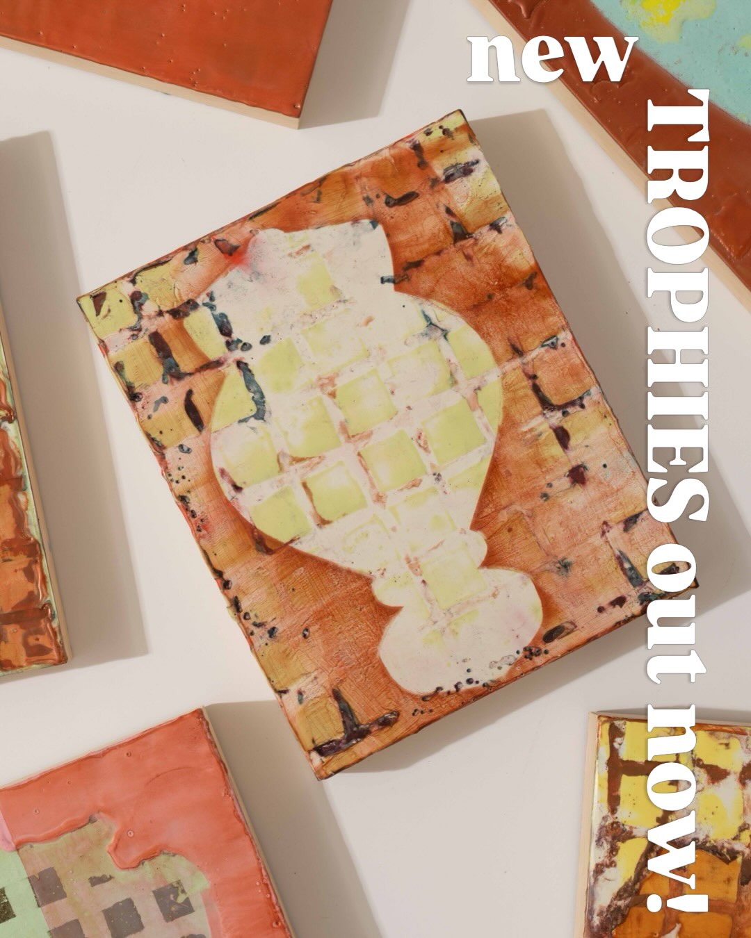 🏆I just delivered new 10x8 encaustic TROPHY paintings to @artandlightgallery 🛼🛼
🤩🤩I’m revisiting a seventies inspired palette this summer that combines shades of yellow with earth tones. Think conversation pits, driving with the windows down, vinyl and macrame. Link in my bio to @artandlightgallery to purchase.
Photo credit @willcrooksphoto
@ampersand_art encaustic panels