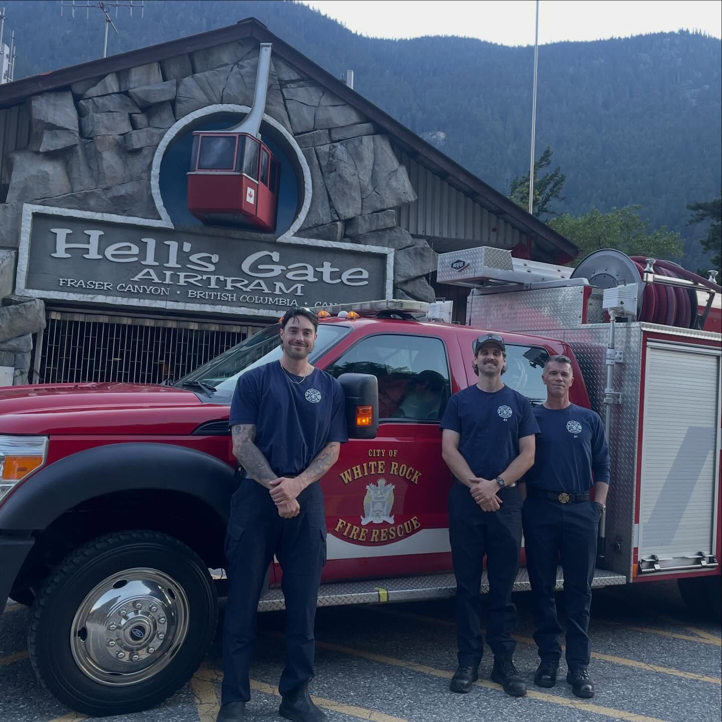 WRFR’s Type 3 crew, equipped with a cafs system and staffed by 3 IAFF members, deployed to the Boston Bar area just over an hour ago.
From Monday to Monday, they’ll be supporting wildfire operations alongside crews from across the province. Wishing them a safe deployment, steady work, and a successful return home.
Stay safe out there! 🔥💪 #IAFF #WildfireResponse #Type3 #BostonBar #Firefighters BCWildfire