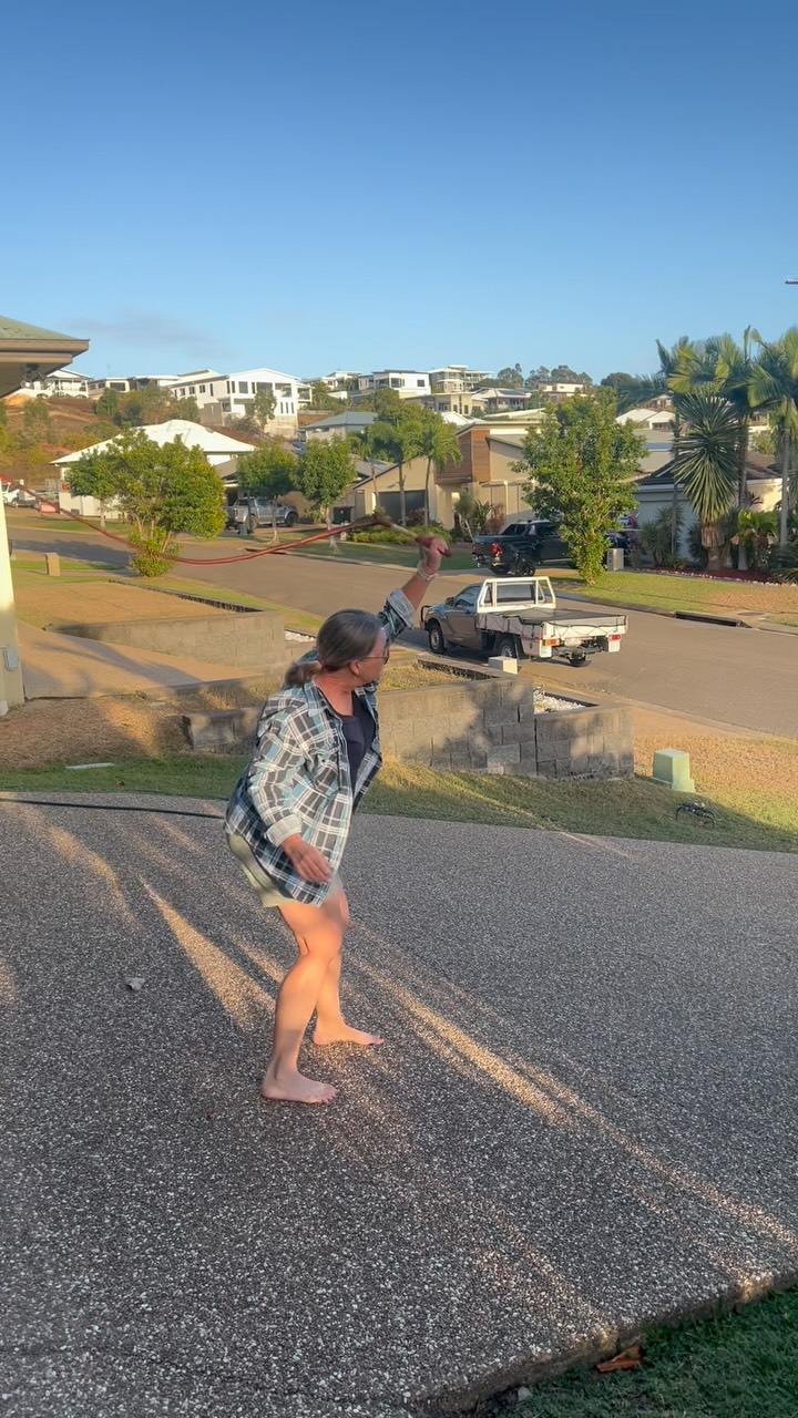 How my mum stops the neighbours dog from barking 🤠