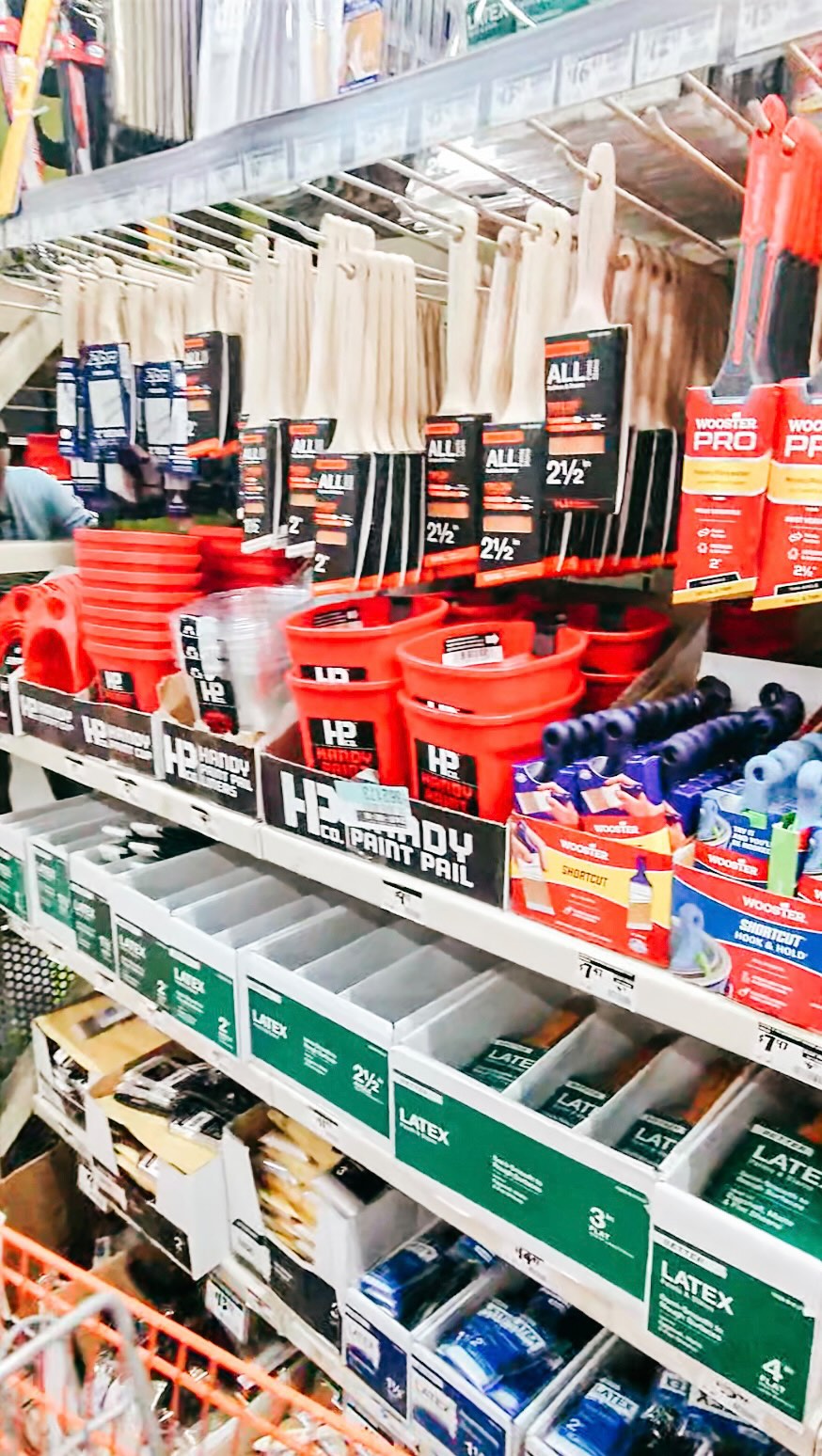 Let’s go buy stuff for my next mural!!!! @homedepot 🧡 @michaelsstores ❤️
•
My all time favorite brush is the 1/4” @zibrapainting square 💙
•
@crocodile.cloth
@woosterbrushcompany
@royalbrushart
@behrpaint
•
•
#muralist #paintbrushes #longislandartist #muralsupplies