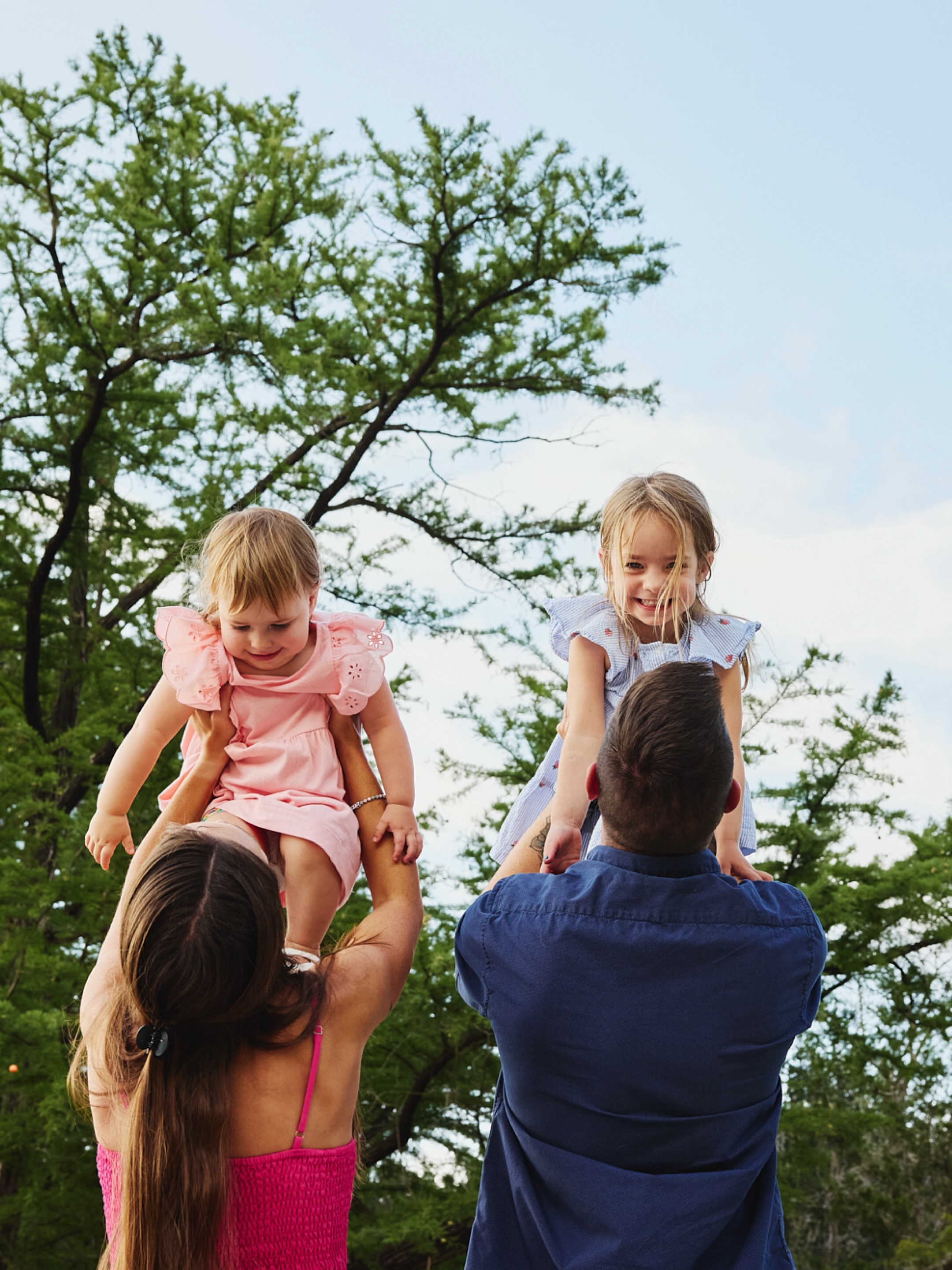 Summer morning at McKinney Falls. ☀️🌿
Some of the best family moments happen when no one is trying too hard.
🤍 Thank you, @traceylanee
#AustinFamilyPhotographer #McKinneyFalls #AustinFamilyPhotos