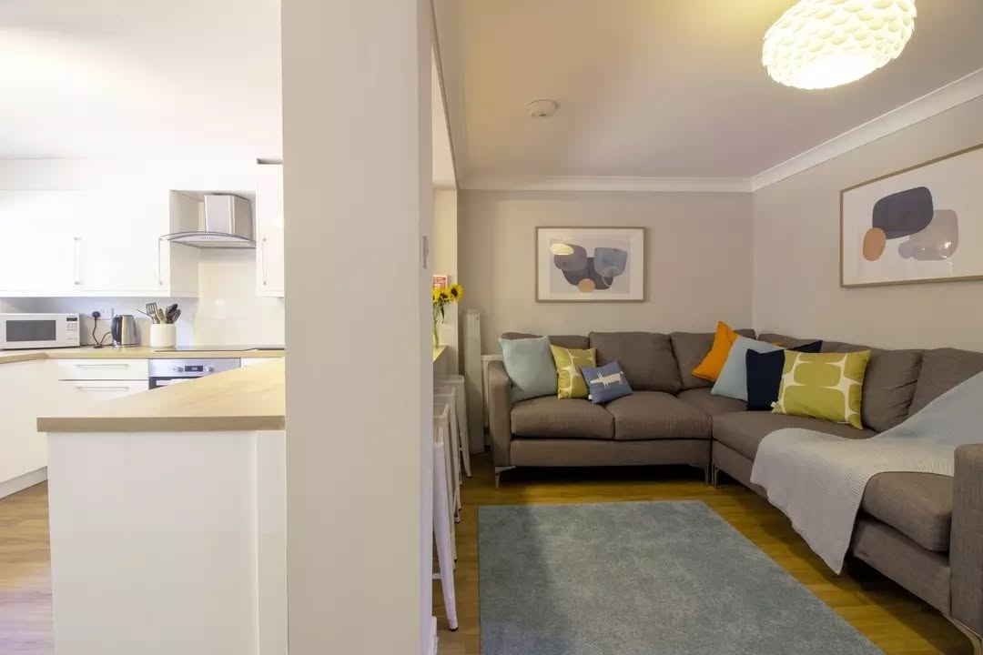 With our comfy living rooms you can relax, put your feet up and watch your favourite show πΊ