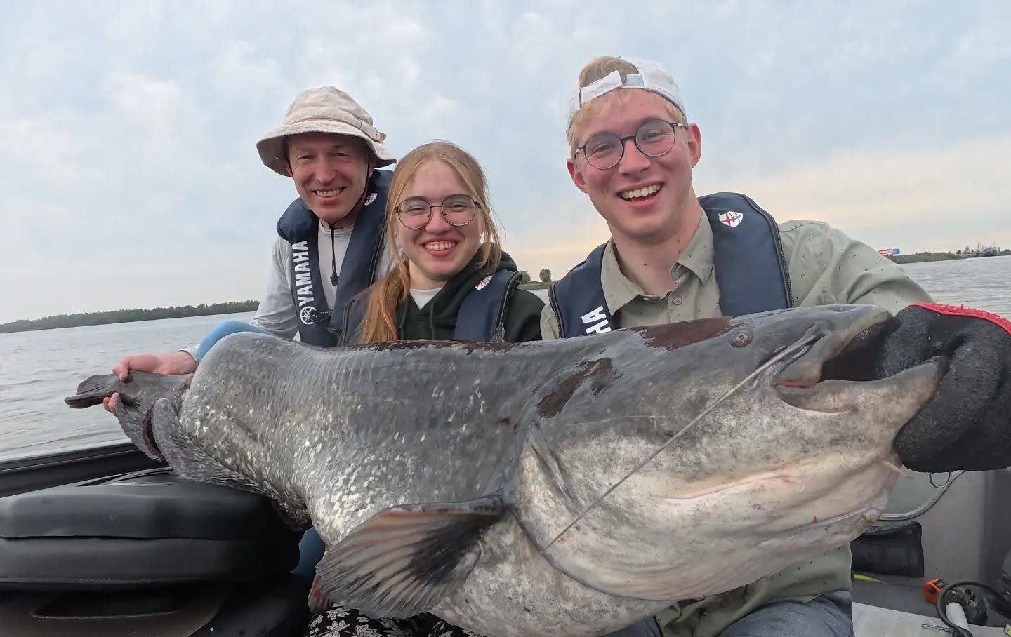 Some fish stories deserve a second chapter...
Last year, I had Kestas and Rokas on board for a guided trip that ended in heartbreak. We hooked an absolutely giant catfish, only to lose it after an unforgettable battle.
This year they returned, joined by Milda. Naturally, that catfish was one of the first things we talked about as we left the dock. We laughed about it and joked about finally getting our revenge.
Then, late in the afternoon, near the end of our fishing day, the unbelievable happened.
I spotted a catfish and somehow managed to hook it on my light zander setup. What followed was an epic battle of nearly two hours. Using a tiny 0.12 mm line, the four of us had to work together to keep the fish under control and gradually pull it away from the bottom.
Against all odds, we succeeded.
An absolute giant of a catfish and, without a doubt, the freshwater catch of a lifetime for my guests. Moments like these are exactly why we love fishing—and why some stories are worth retelling.
The setup that made it happen:
💥 Rod: St. Croix Legend X2 (LXTS71MF)
💥 Reel: Shimano Vanford 1500
💥 Main Line: Climax X8 Never Fade 0.12 mm
💥 Leader: Gamakatsu Fluorocarbon 0.35 mm
💥 Lure: SPRO Iris Popeye 12 cm (Mojito)
💥 Jighead: SPRO Jighead HD 90 – 3/0 – 21 g
Sometimes, everything comes together. This was one of those days. 💪
#yamahaprofishing #stcroixrods #spro #shimanoreels #batterylabs